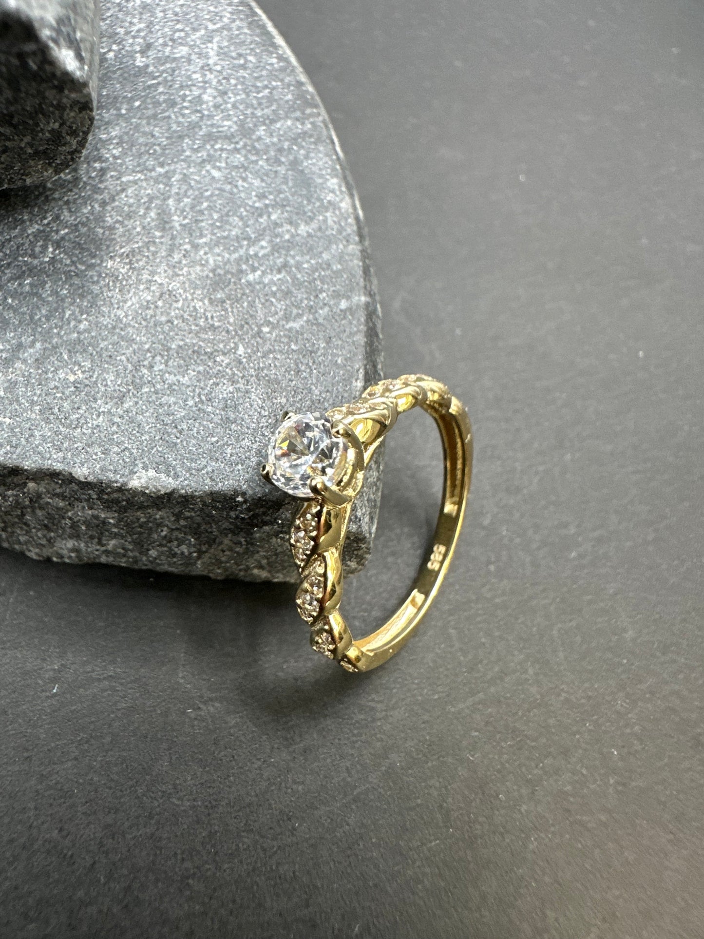 14K Gouden Ring met Zirkonia – Maat 16,5