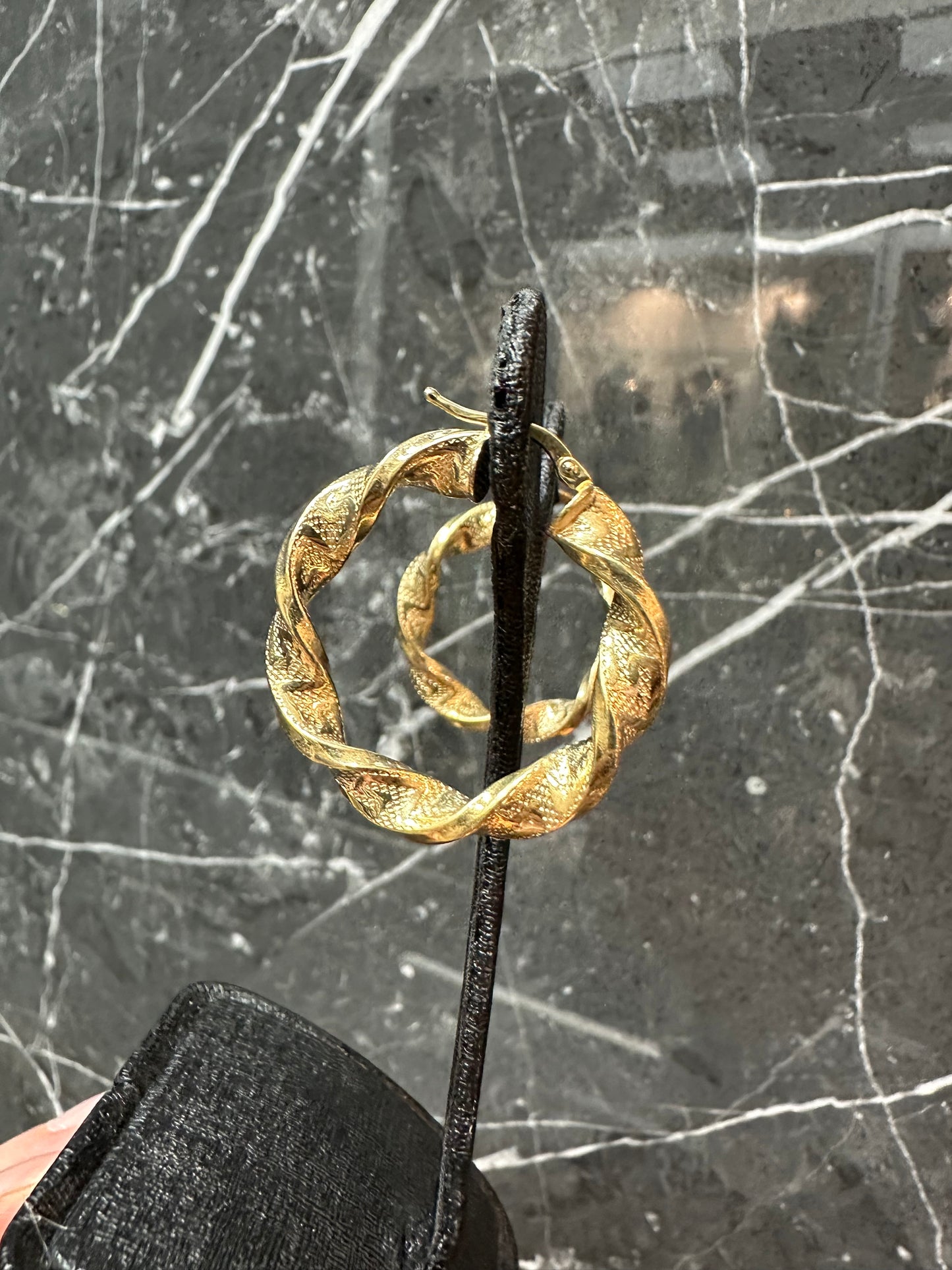 14K Gouden Creolen – Tijdloze Elegantie