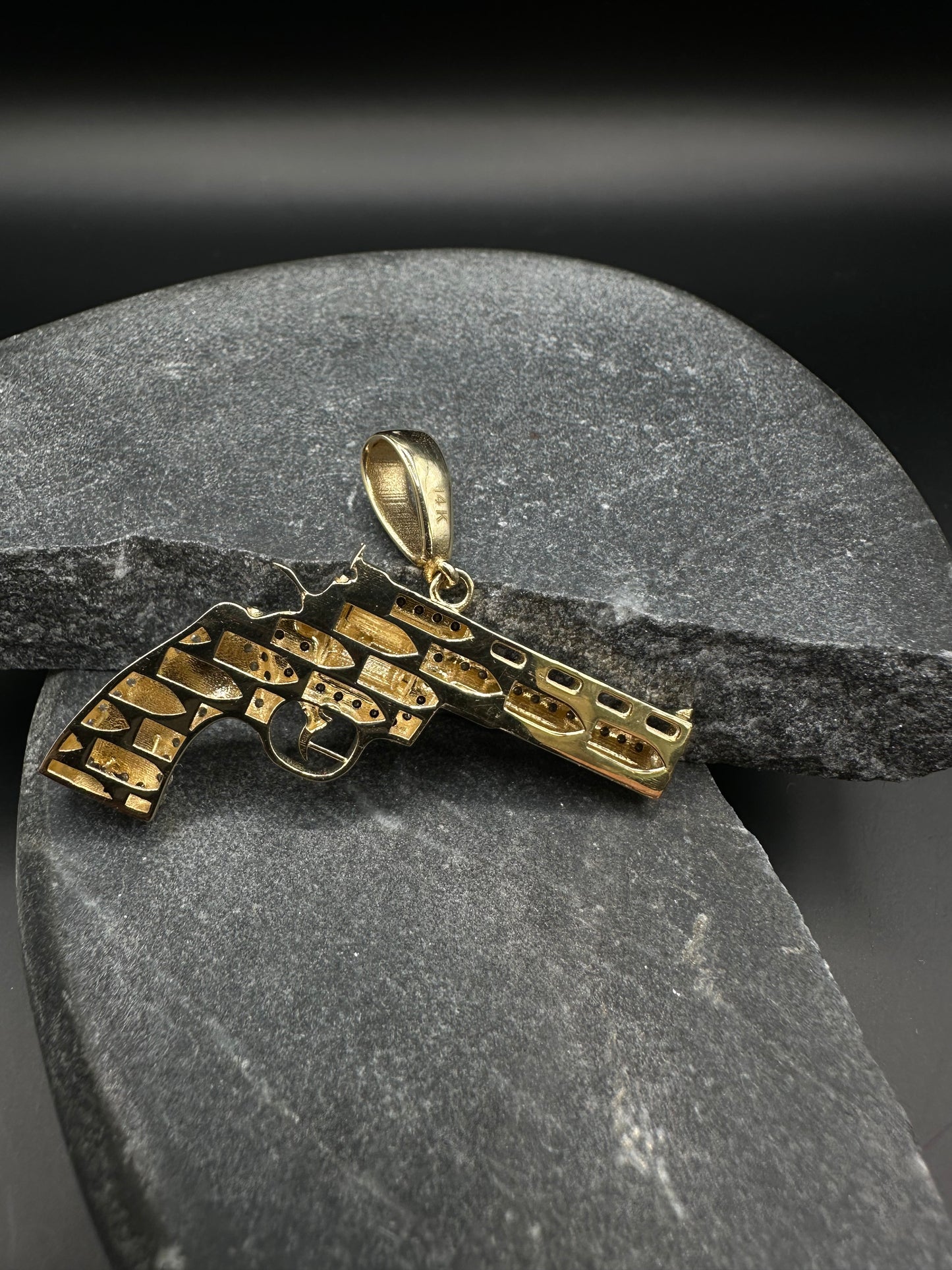 14K Gouden Revolver Hanger met Onyx Stenen – 44 mm