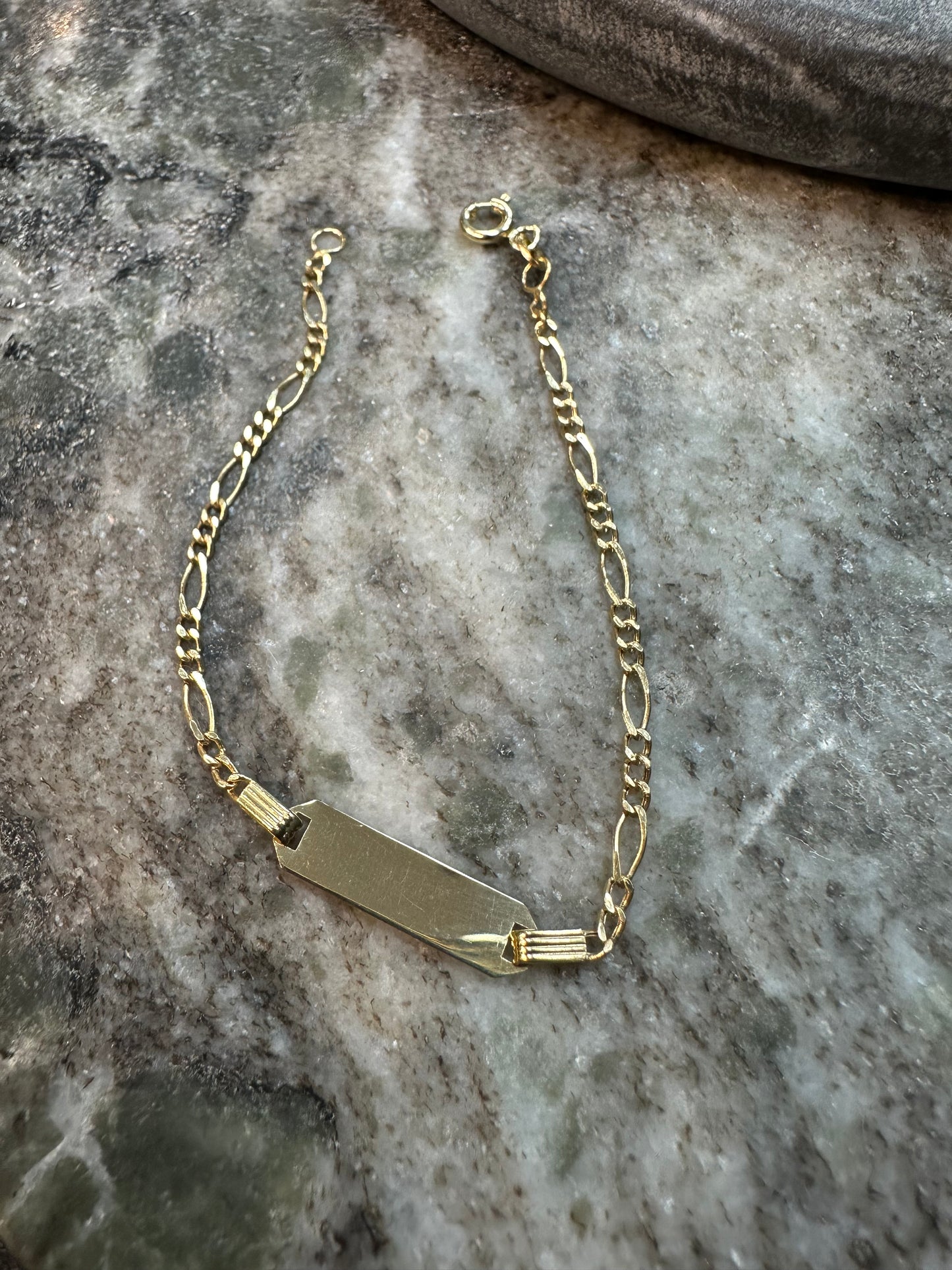Prachtige 14k Gouden Baby Armband – Tijdloze Elegant voor de Allerkleinsten