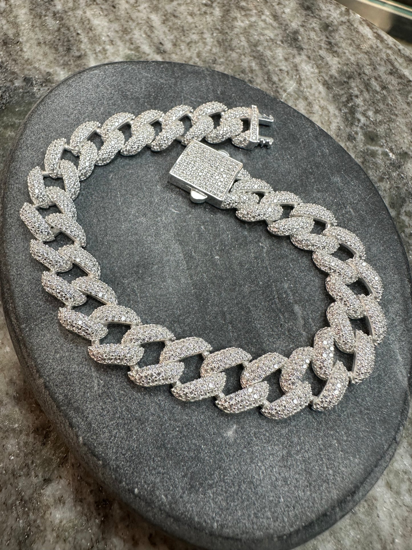925 Zilveren Cubana Iced Armband – Luxe Glans, Stoere Stijl