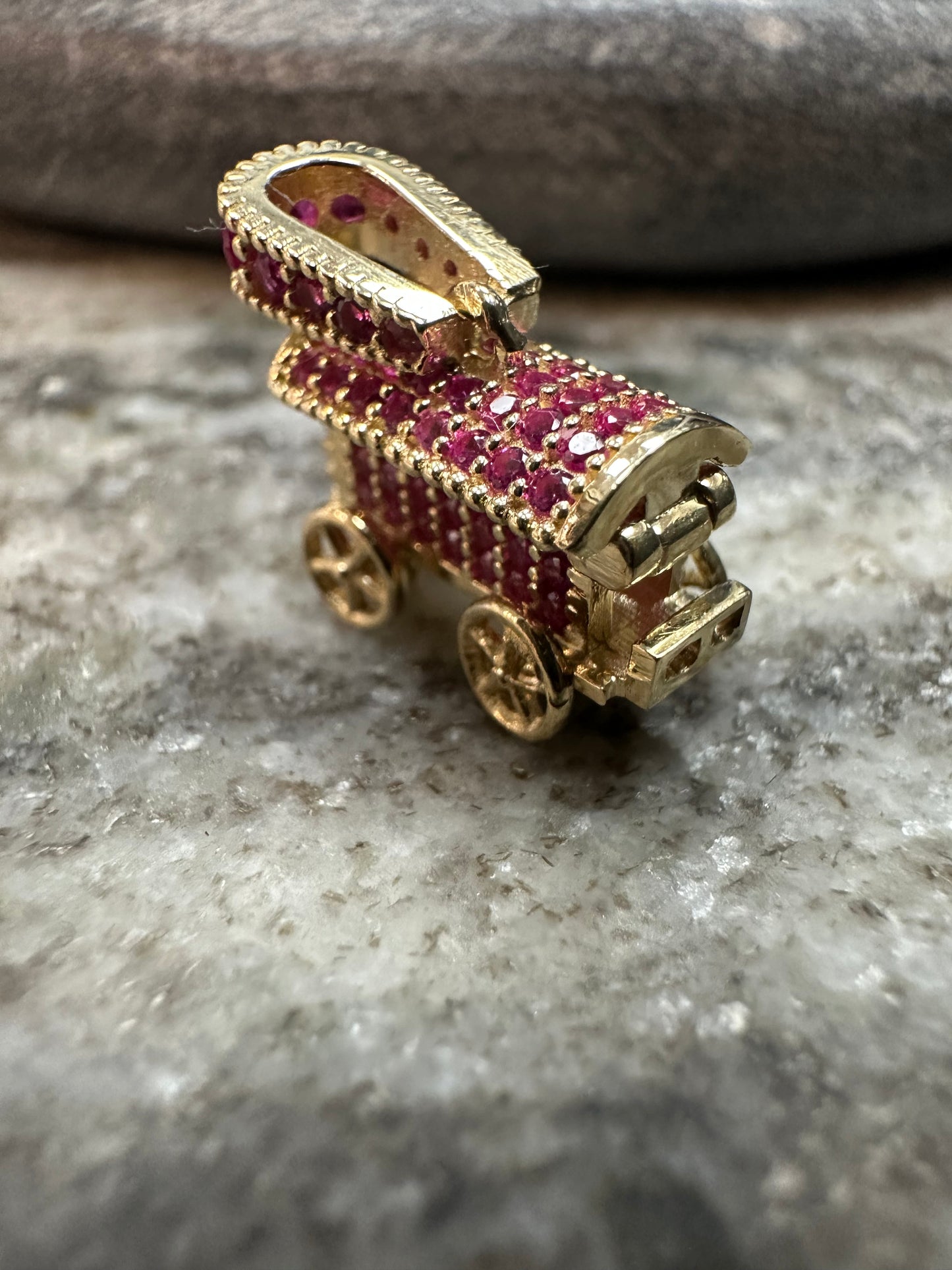 14K Gouden Woonwagen Hanger