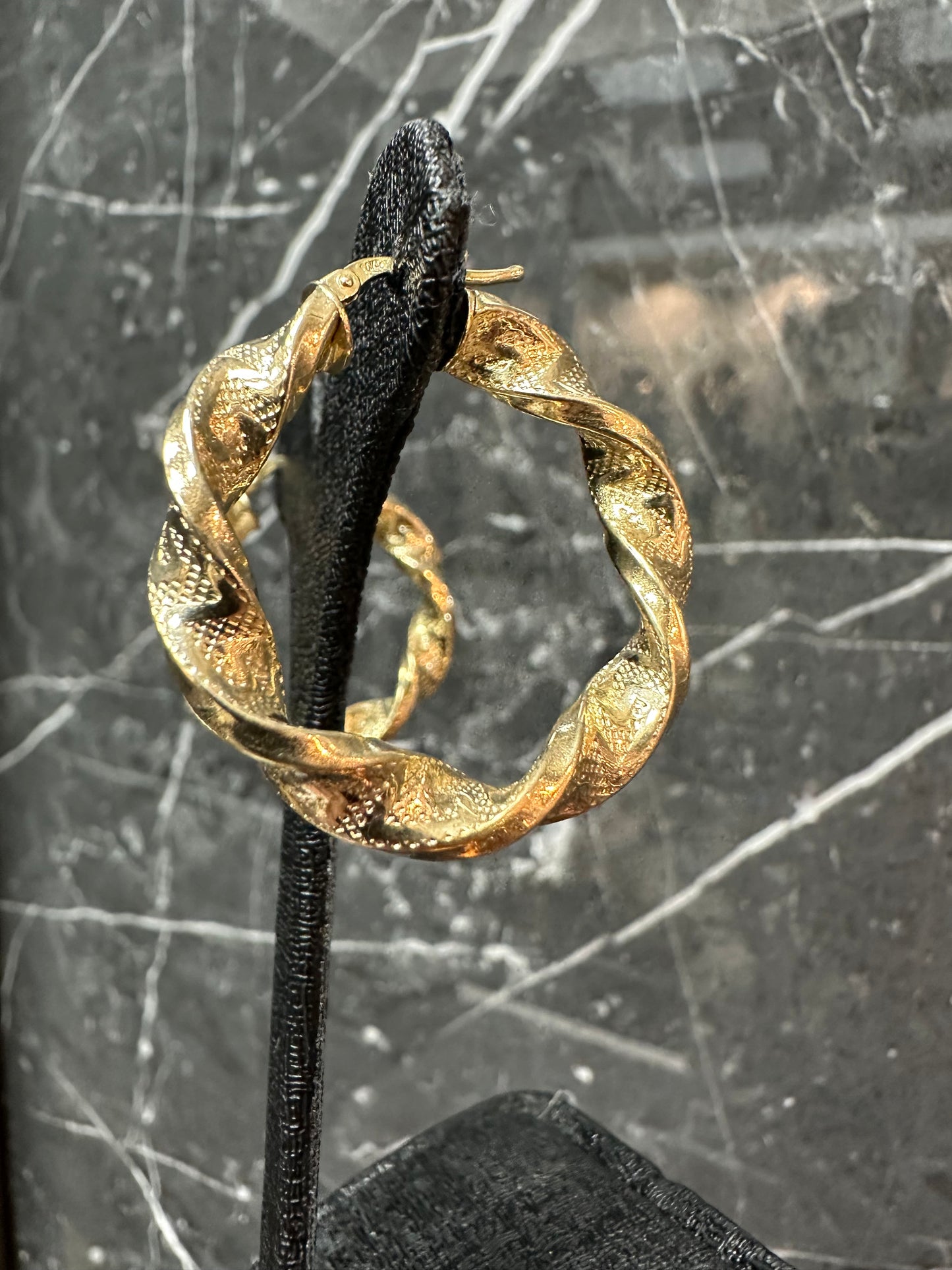 14K Gouden Creolen – Tijdloze Elegantie