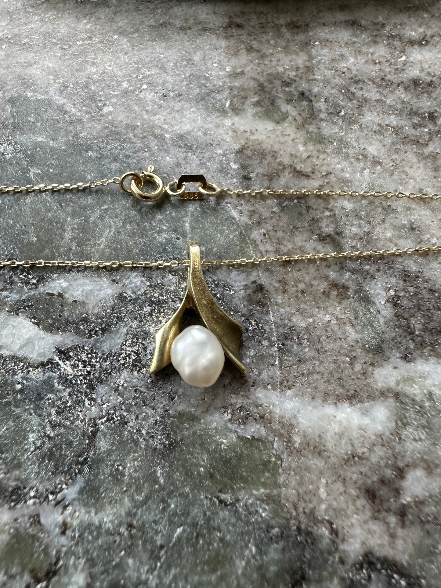 14k Gouden Ketting met Parel Kettinghanger
