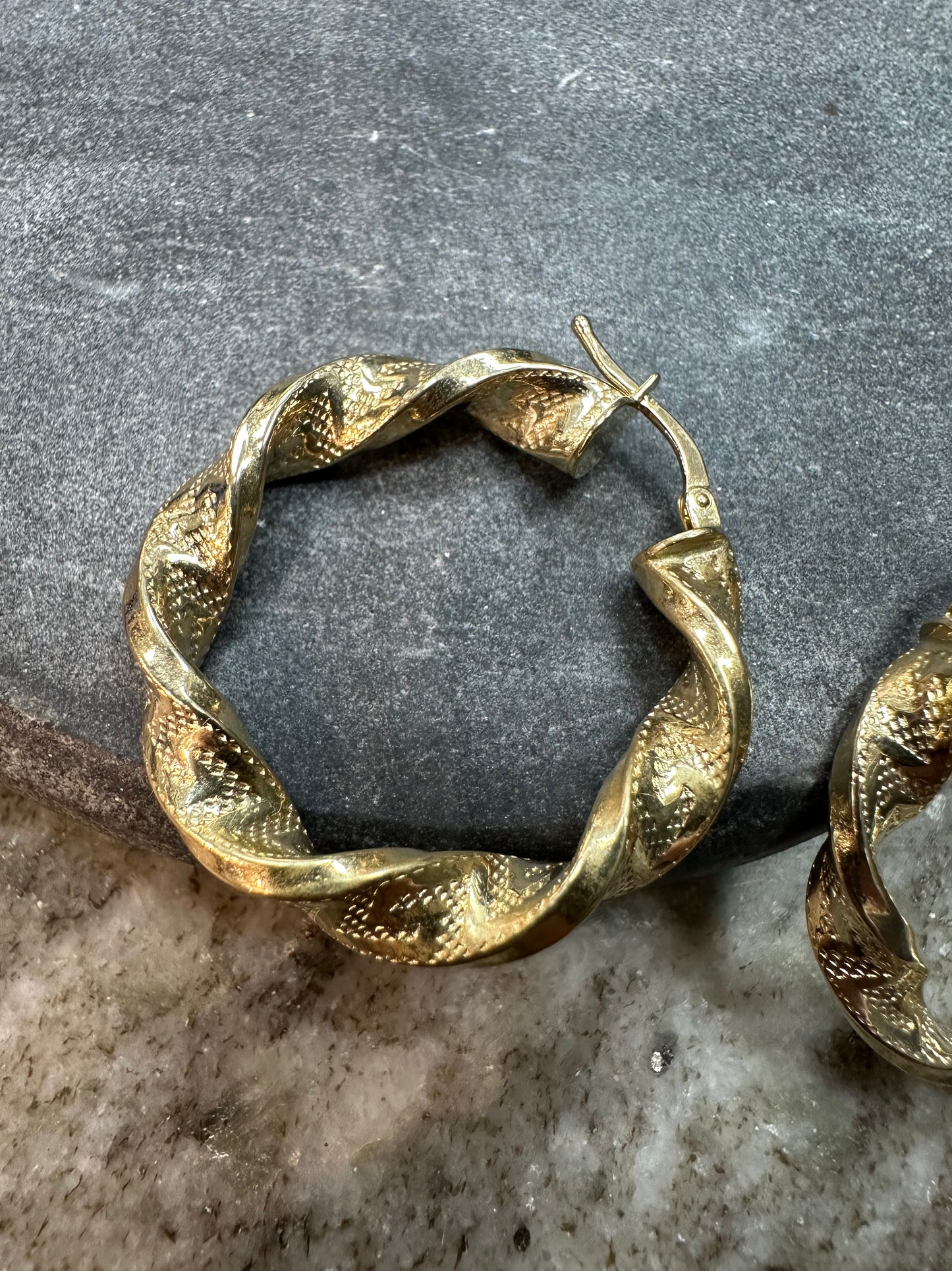 14K Gouden Creolen – Tijdloze Elegantie