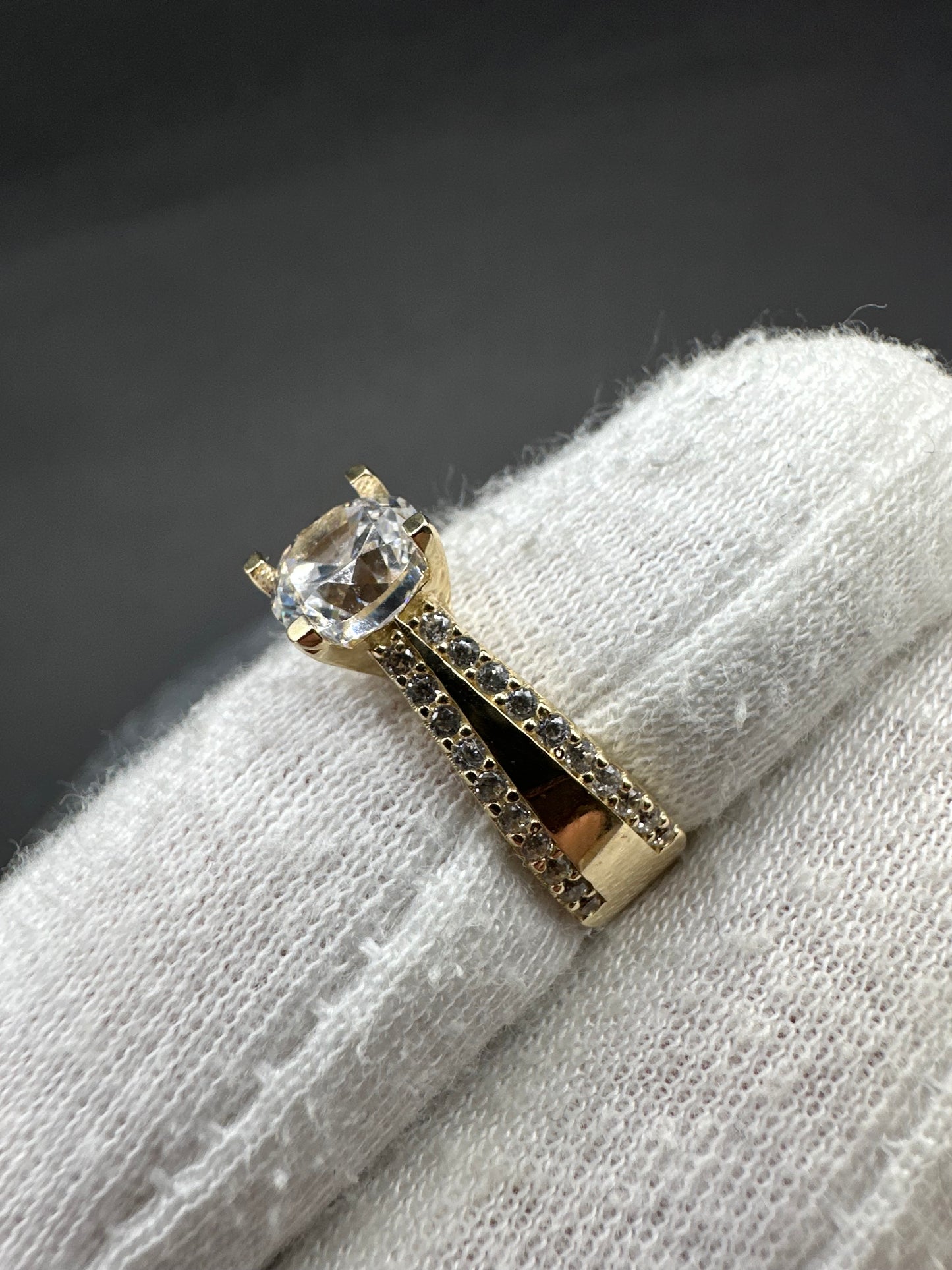 14K Gouden Ring met Zirkonia – Maat 17,5