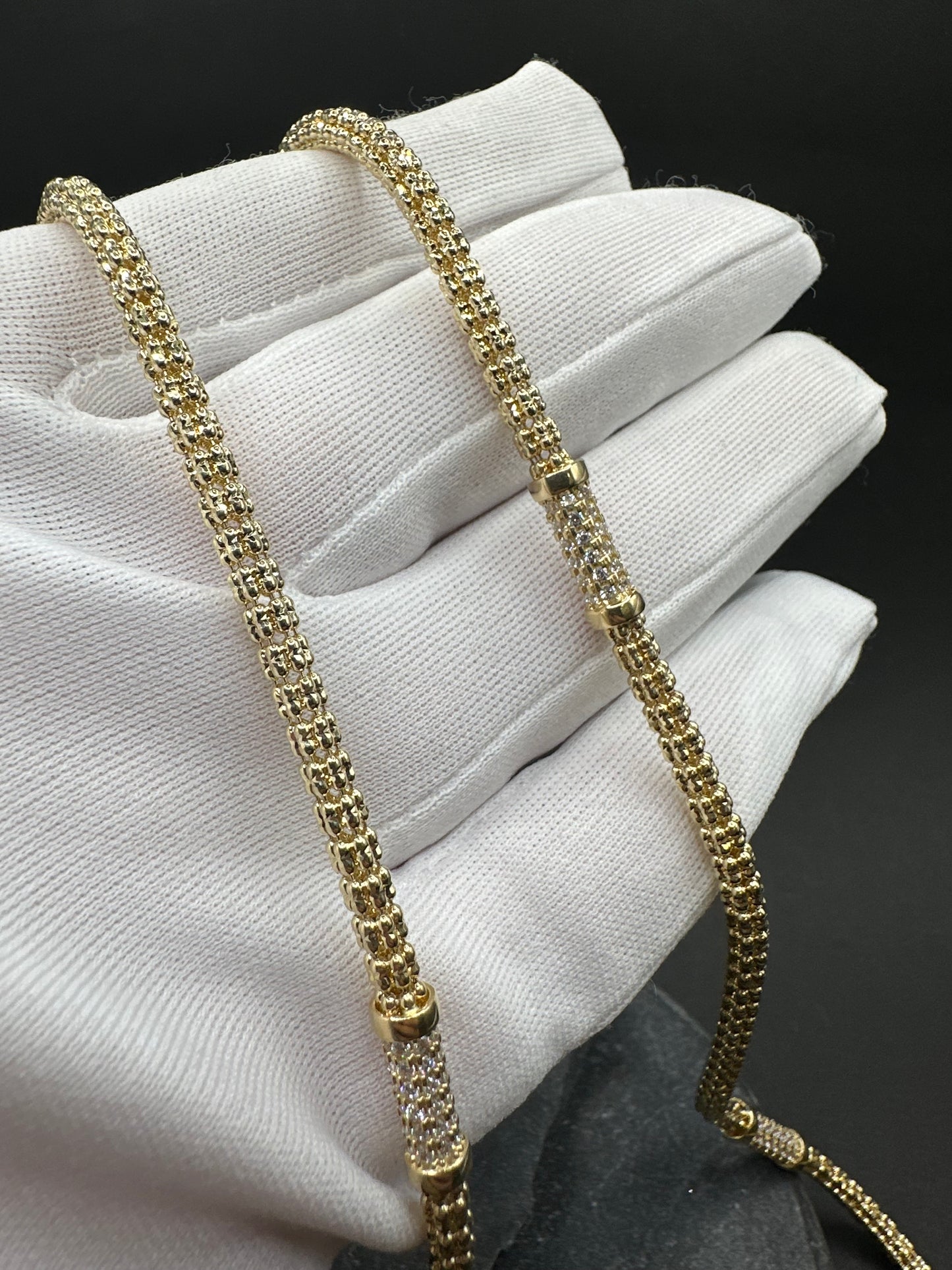 14K Gouden Buisvormige Ronde Ketting met Zirkonia – 70 cm