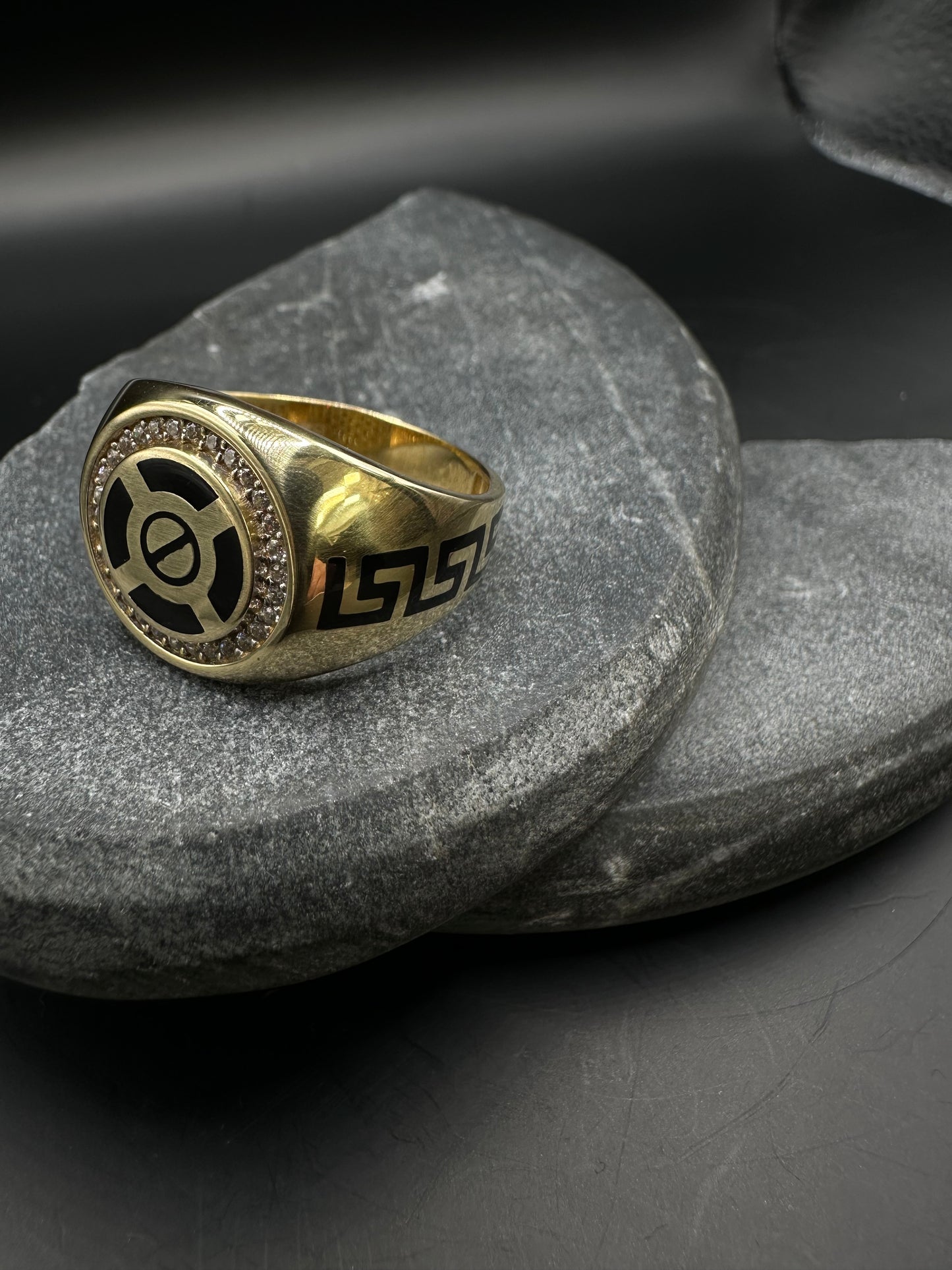 18K Gouden Unieke Ring met Onyx en Zirkonia