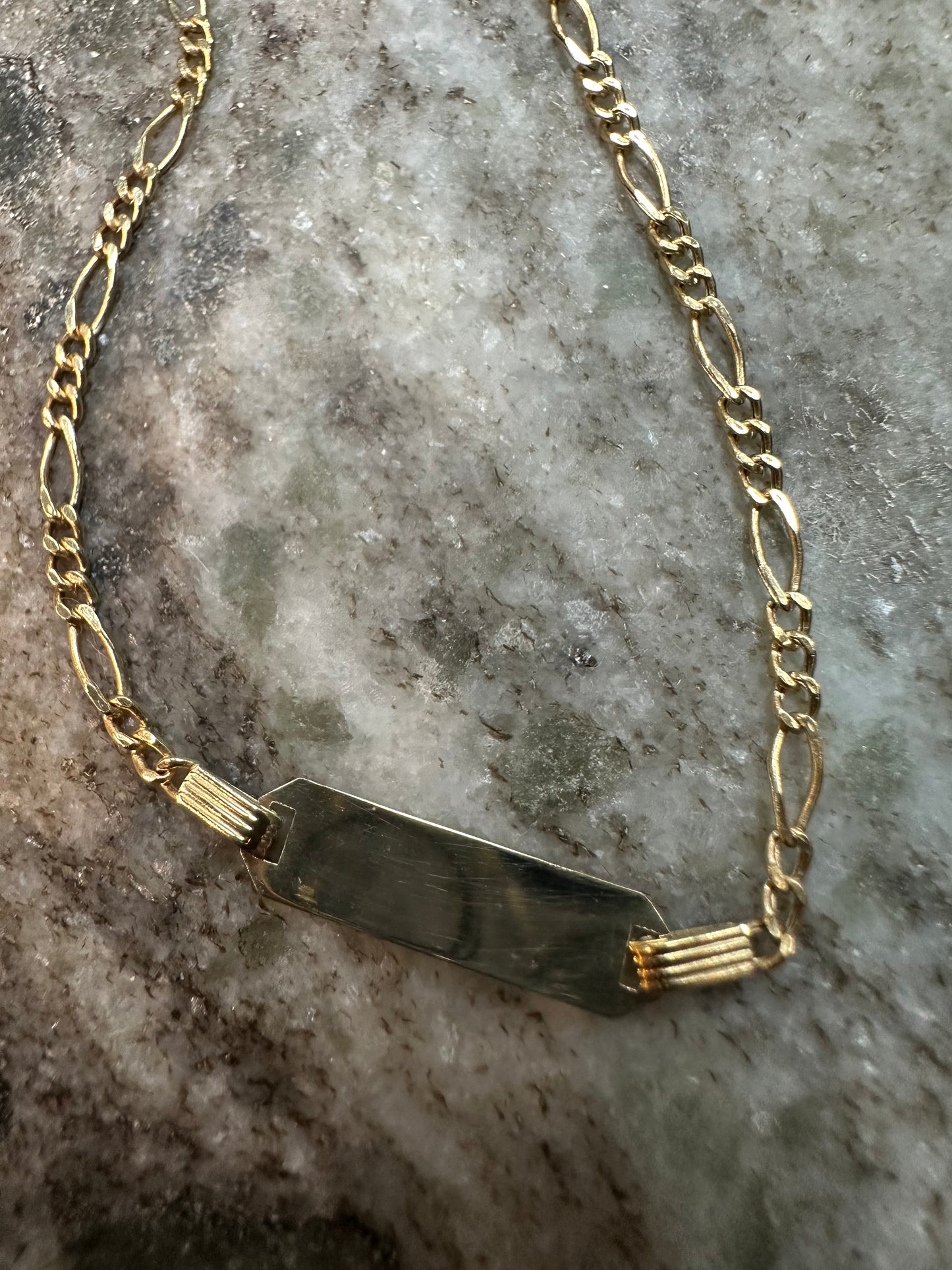 Prachtige 14k Gouden Baby Armband – Tijdloze Elegant voor de Allerkleinsten