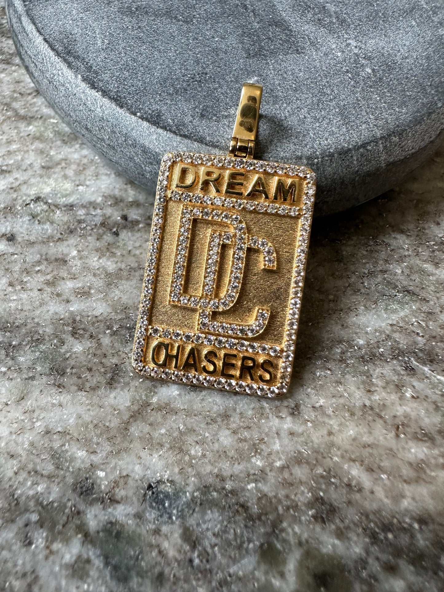 18K Gouden Dream Chasers Hanger – Voor Dromers met Ambitie