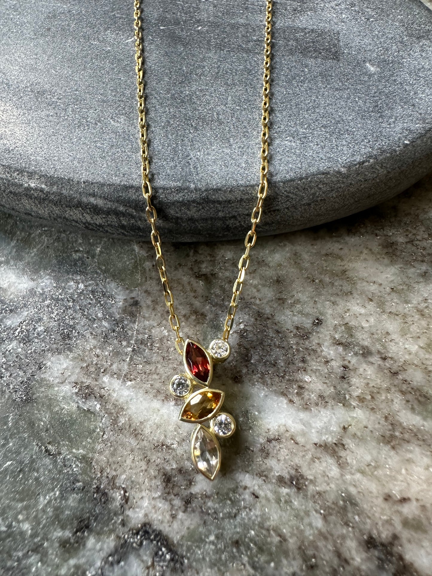 14K Gouden Ketting met Edelstenen Hanger