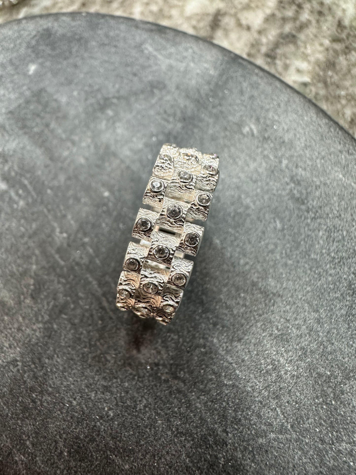 925 Zilveren Iced Rollie Ring – 7 mm Breed, Volledig Bezet met Zirkonia
