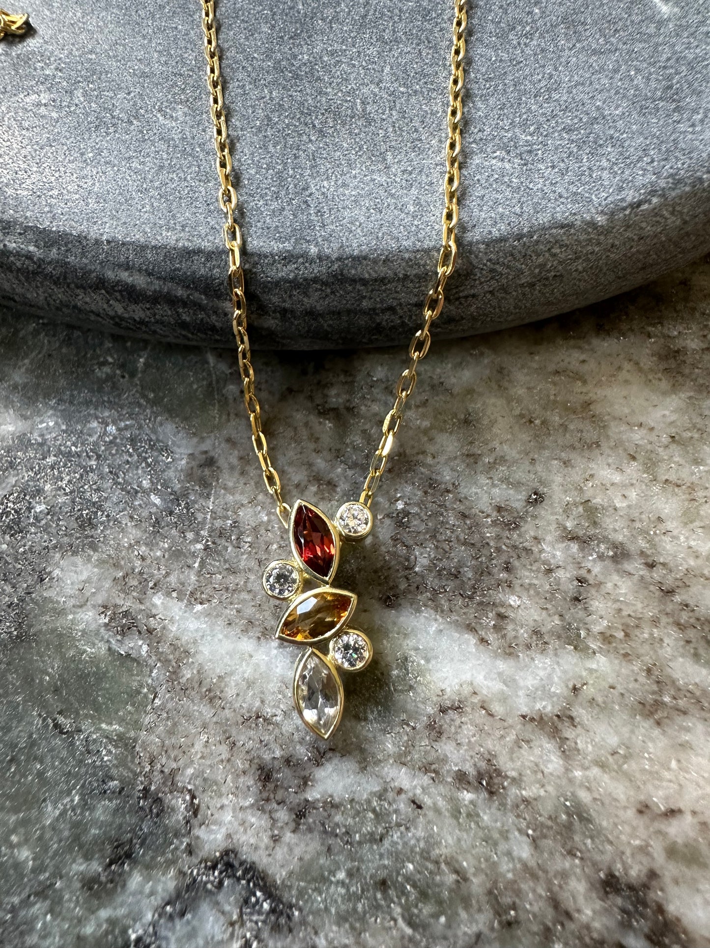 14K Gouden Ketting met Edelstenen Hanger