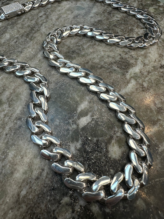 Prachtige 925 Zilveren Cuban Link Ketting – 61 cm | 12 mm | Iced Blokslot