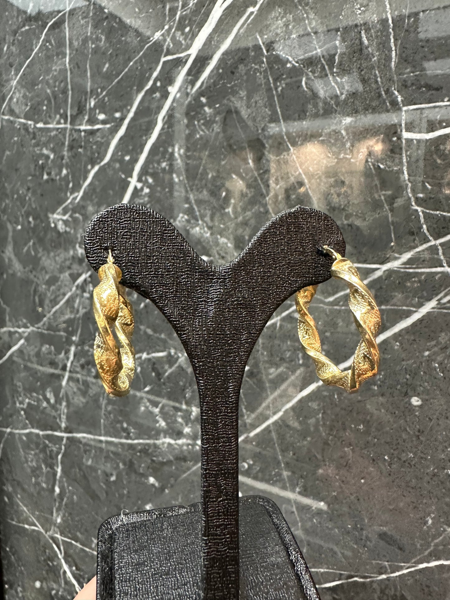 14K Gouden Creolen – Tijdloze Elegantie