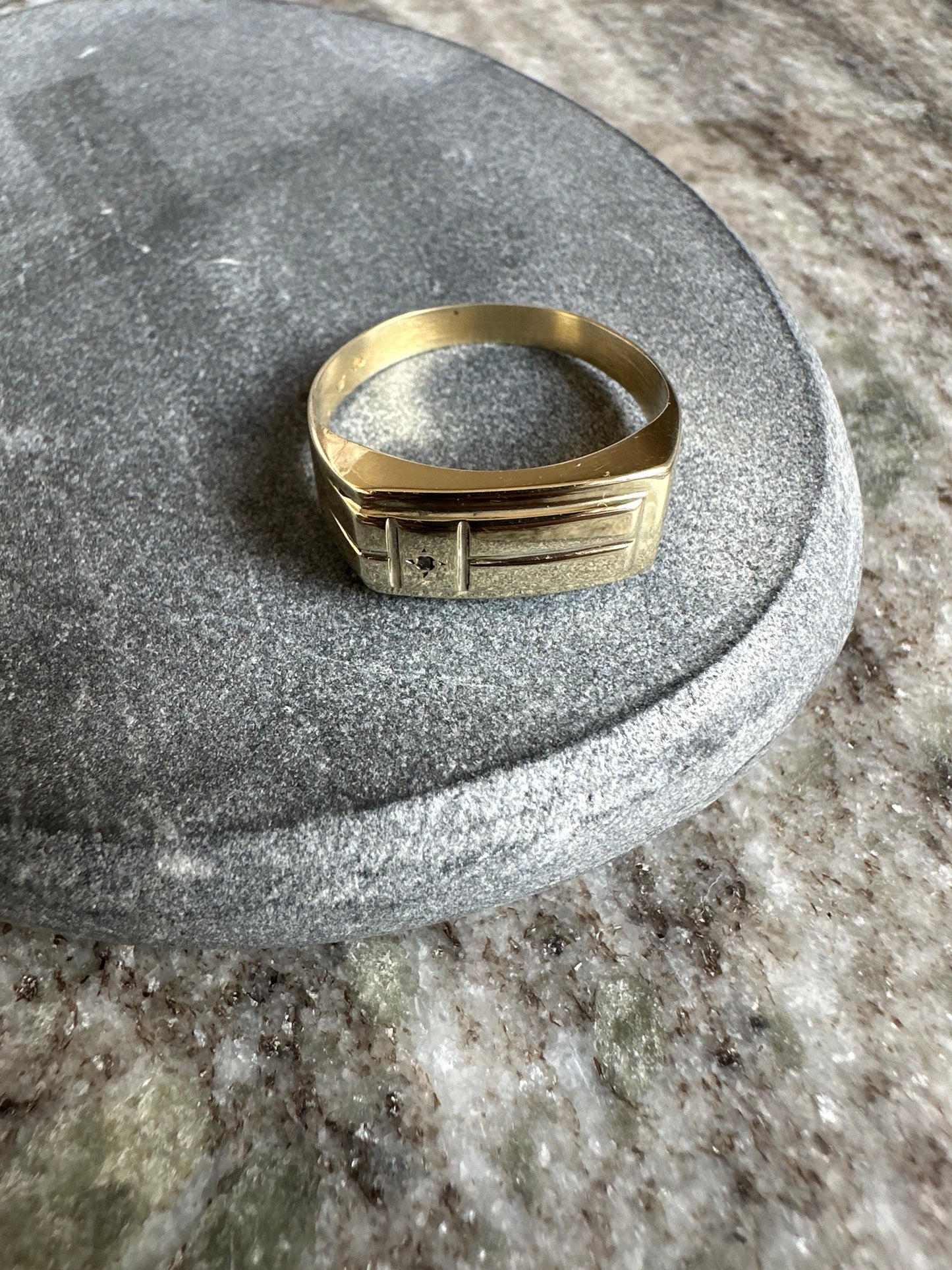 14k gouden zegelring met zirkonia