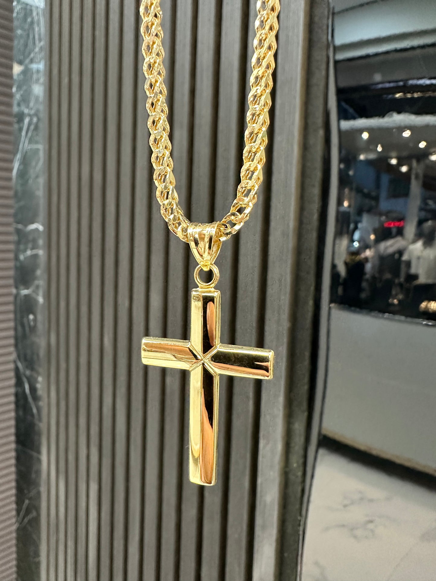14K Gouden CubaanVos Ketting met Gladde Kruishanger – Luxe & Spirituele Klasse