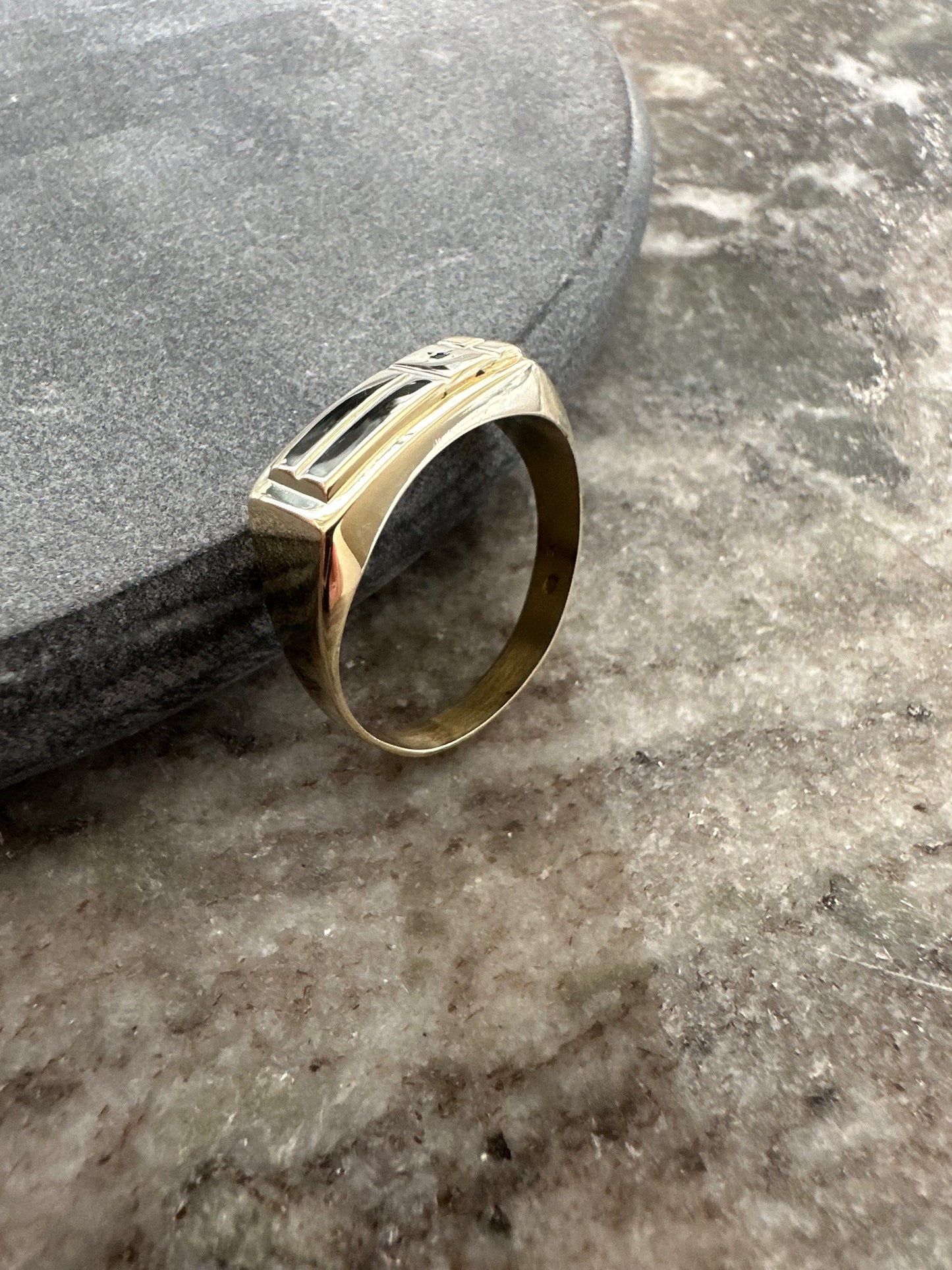 14k gouden zegelring met zirkonia