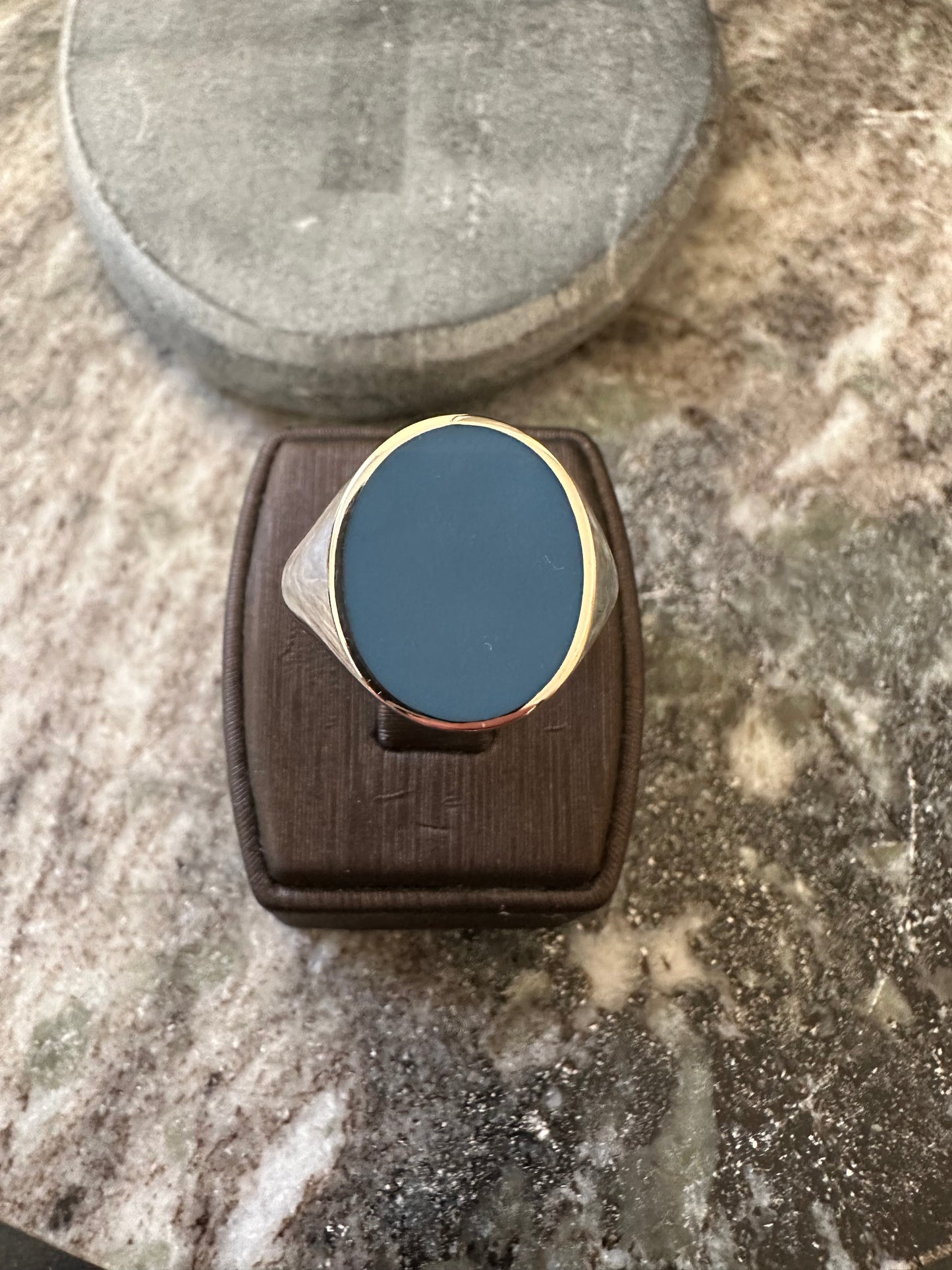 14k Witgouden Zegelring met Dubbele Blauwe Lagensteen