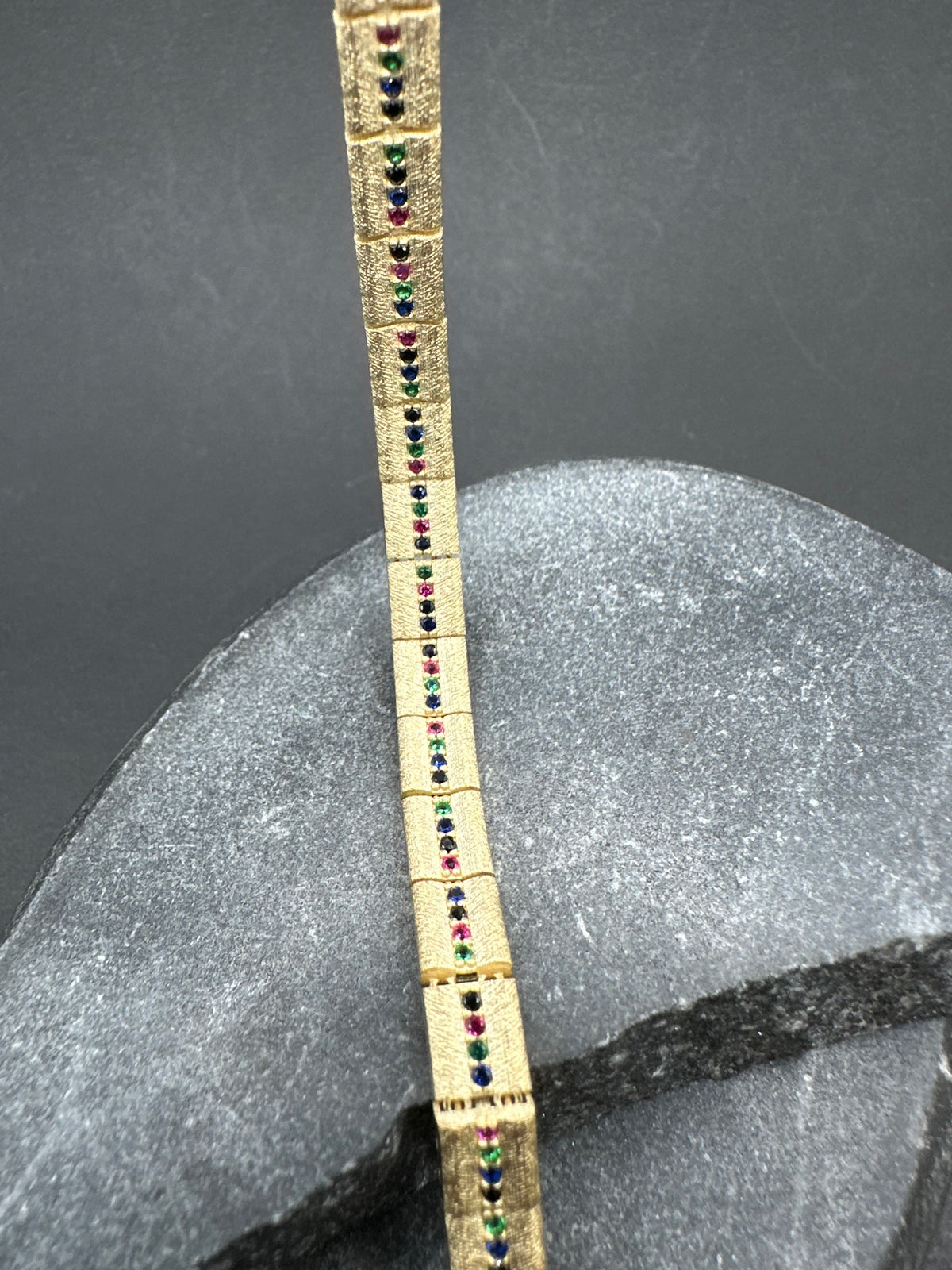 14K Gouden Matte Armband met Edelstenen – 19 cm – 6 mm