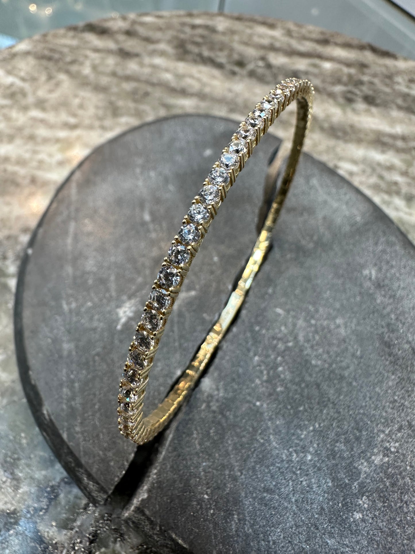 Prachtige 14K Gouden Tennis Bangle Armband met Zirkonia – Luxe & Elegant
