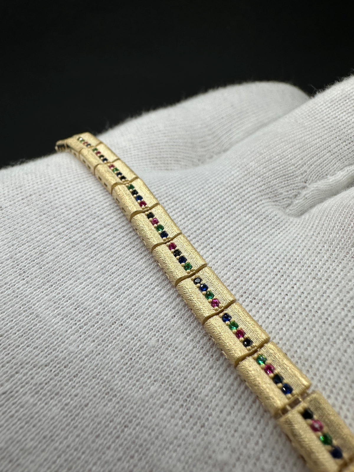 14K Gouden Matte Armband met Edelstenen – 19 cm – 6 mm
