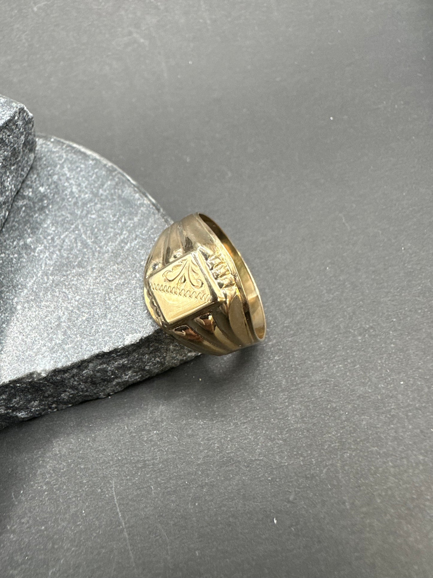 14K Gouden Zegelring met Gravure – Maat 20,5