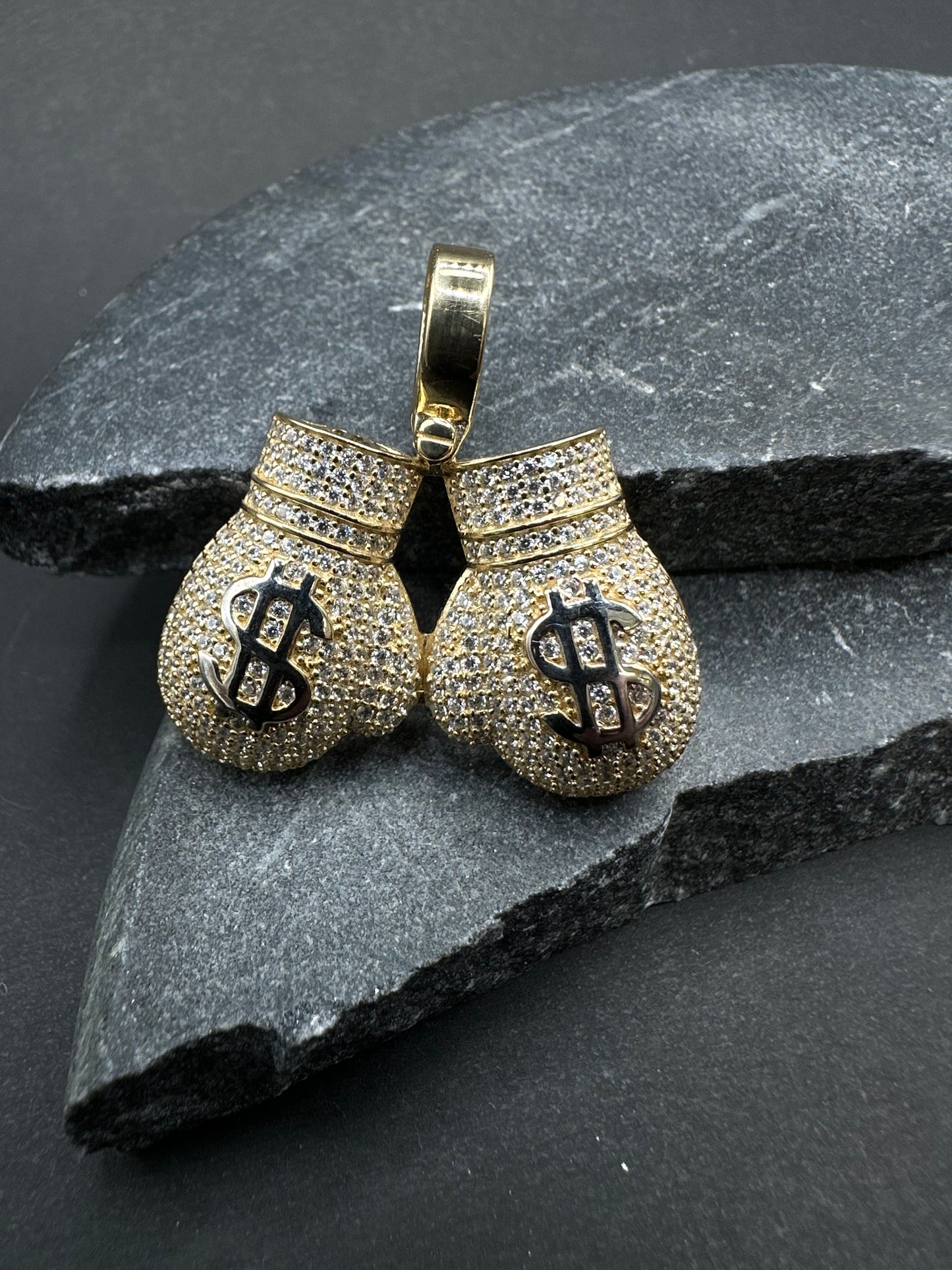 14K Gouden Dollar Bokshandschoenen Hanger met Zirkonia