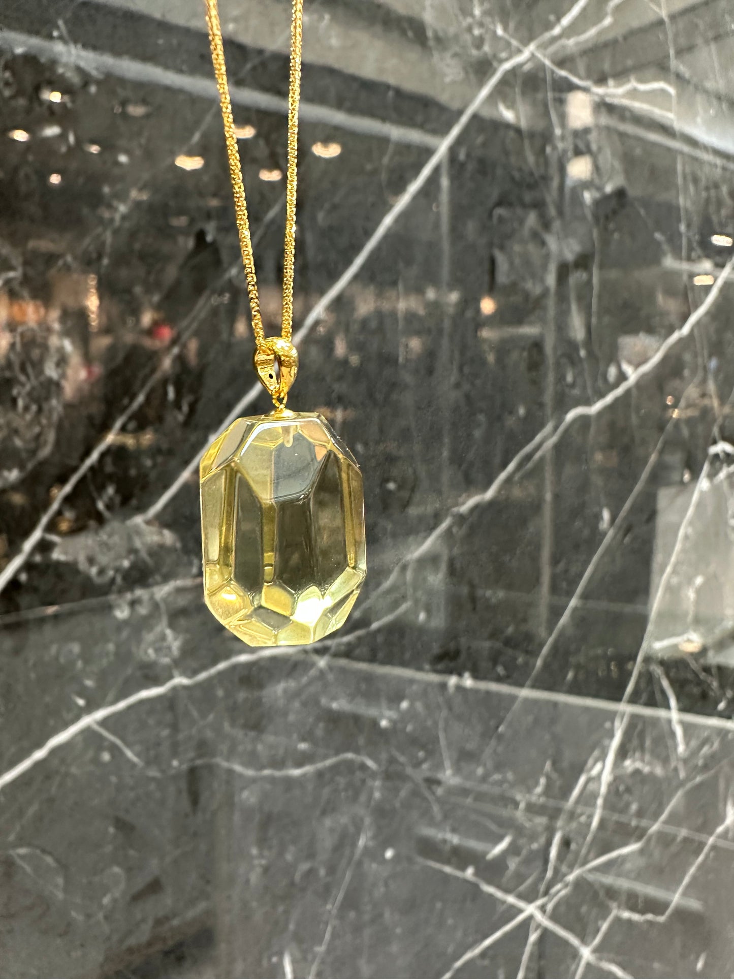 Prachtige 18K Gouden Ketting met Natuurlijke Quartz Steen – Inclusief Certificaten