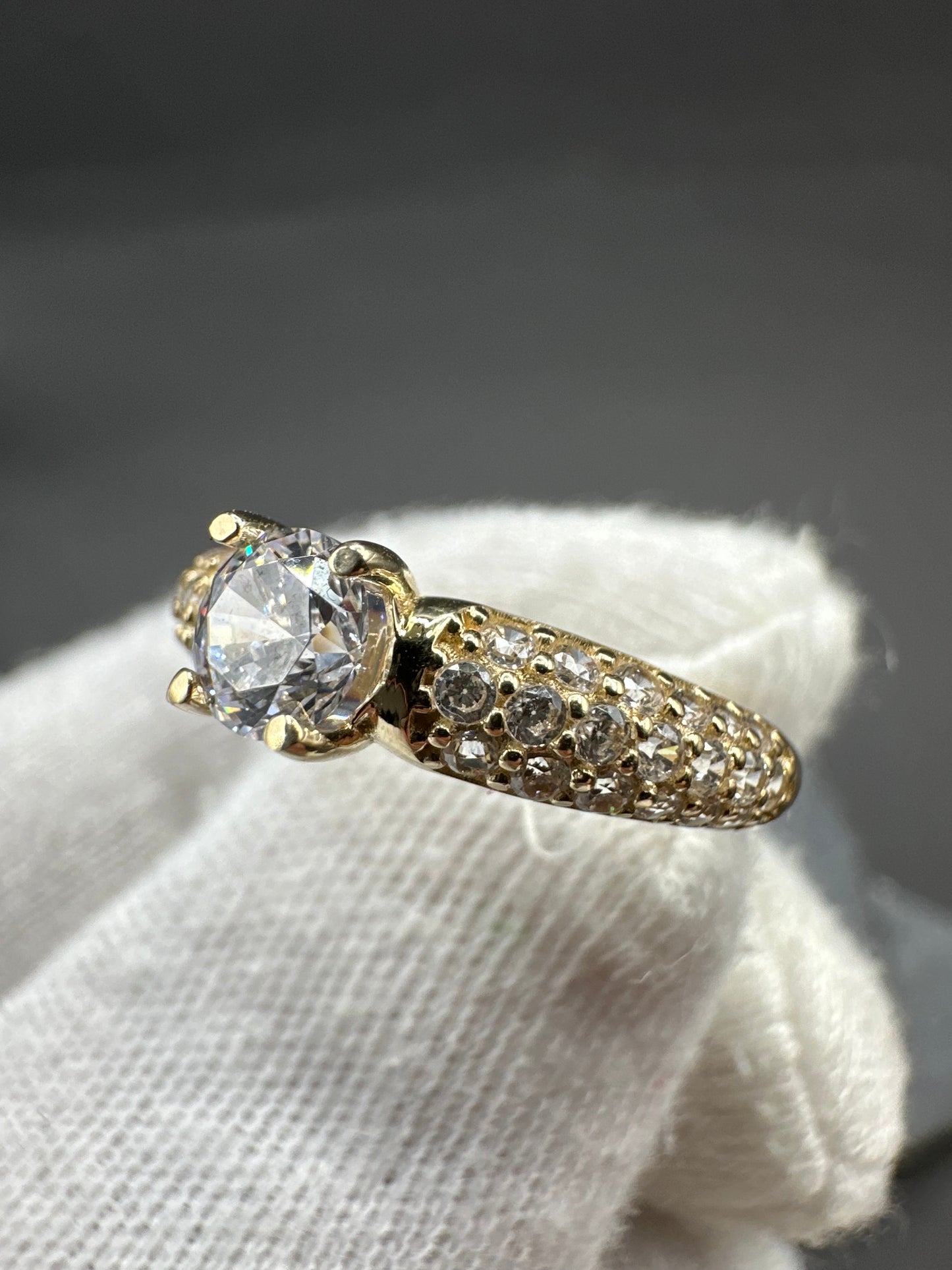 14K Gouden Ring met Zirkonia – Maat 17,5