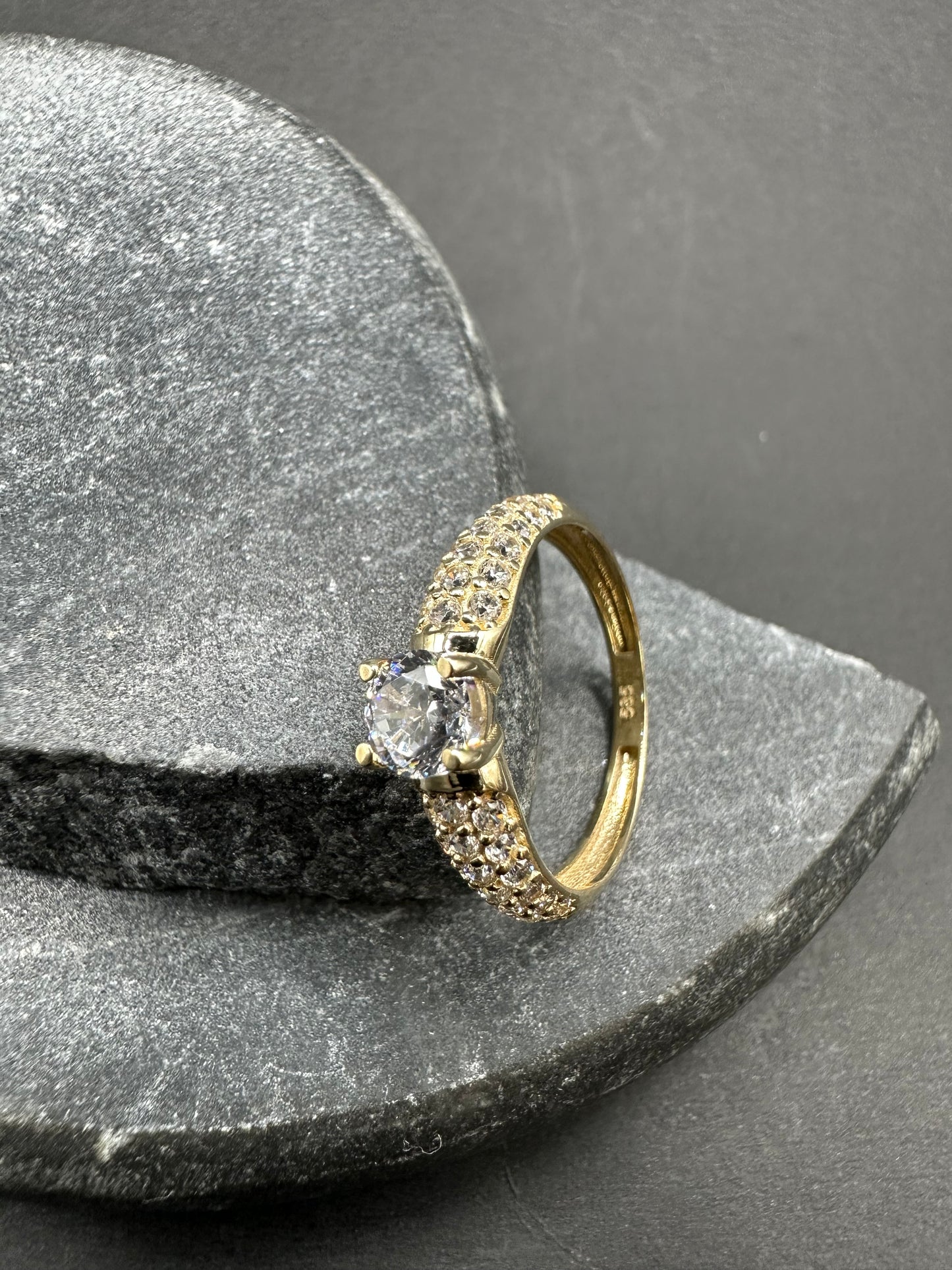 14K Gouden Ring met Zirkonia – Maat 17,5