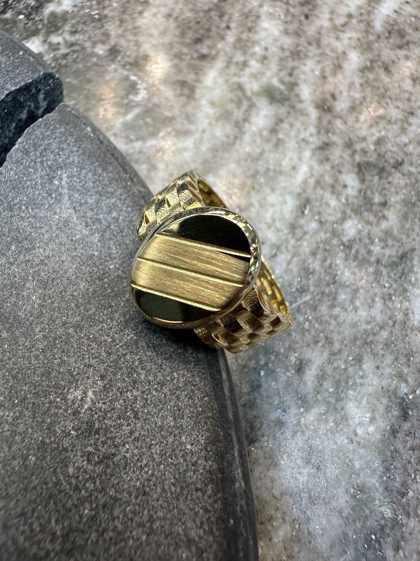 Prachtige 14K Gouden Zegelroley Ring – Maat 21