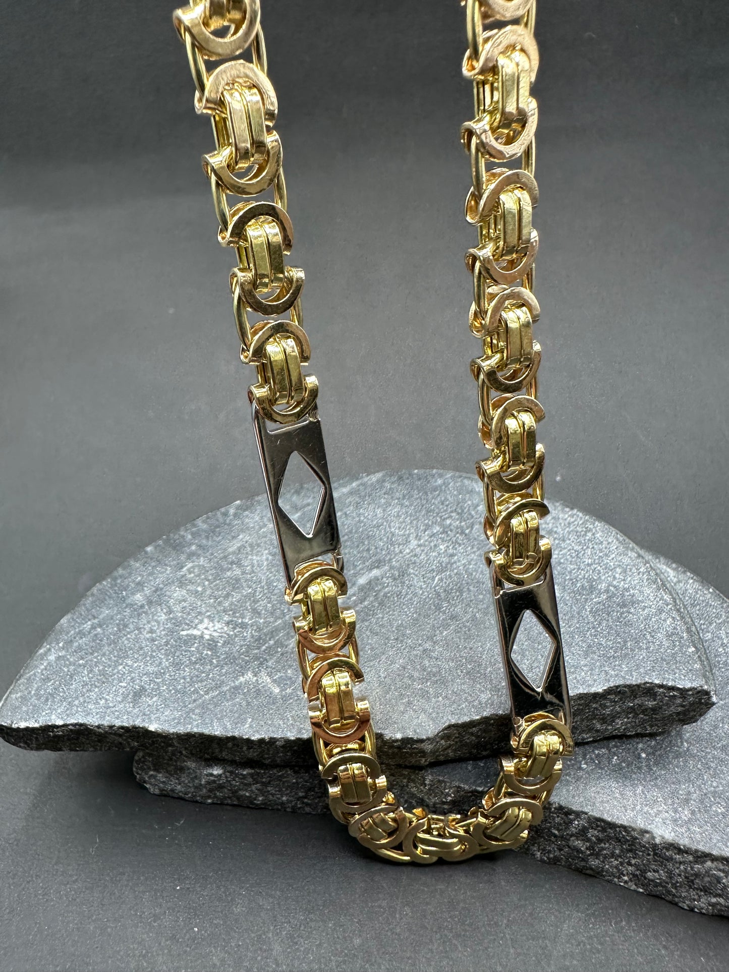 14K Gouden Platte Massieve Koningsketting met Witgouden Ruitjes – 70 cm