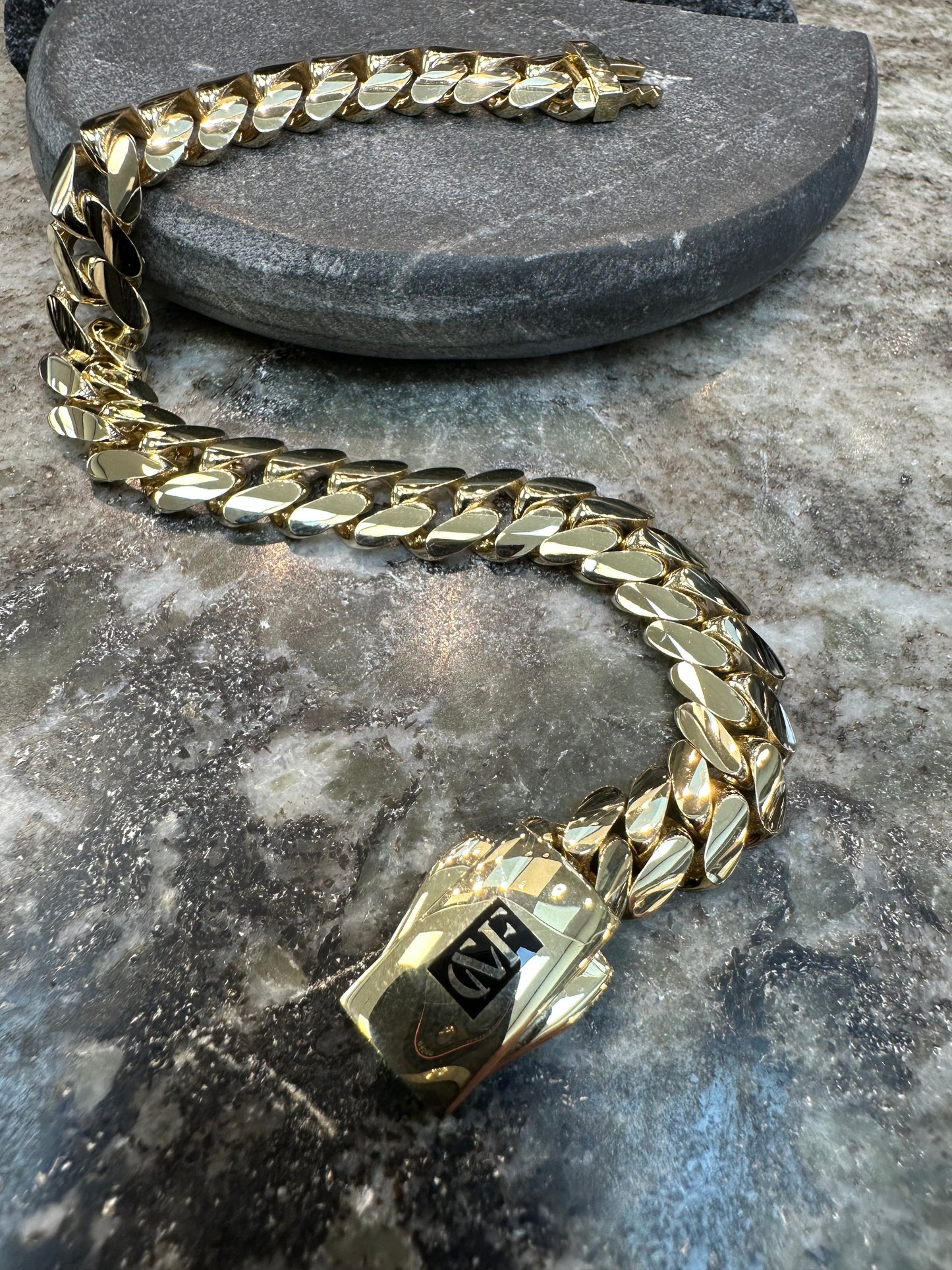 Prachtige 14K Gouden Cubaan Link Armband – 21 cm | 10,7 mm | Stoer & Luxe
