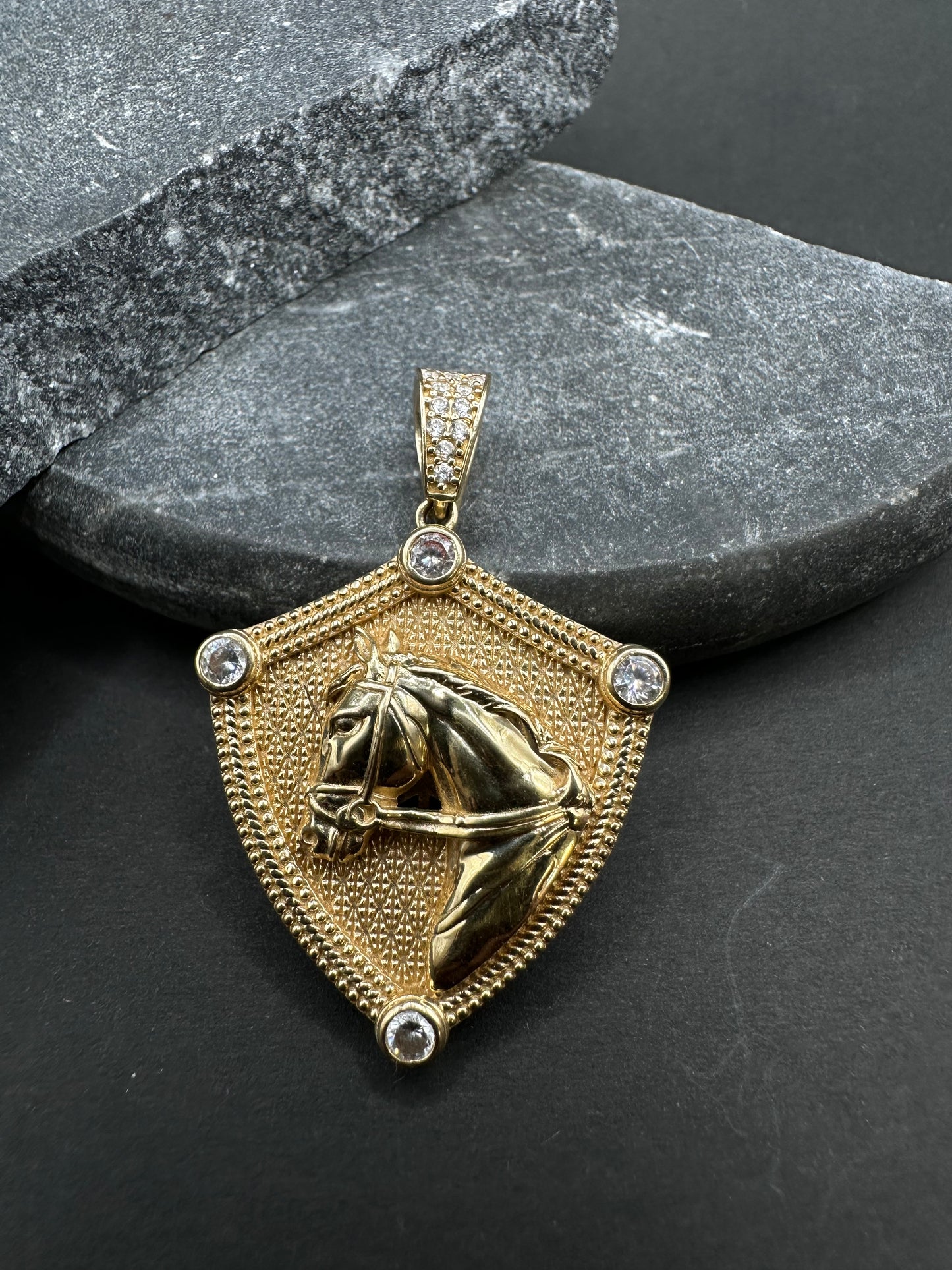14K Gouden Paardenhanger met Zirkonia