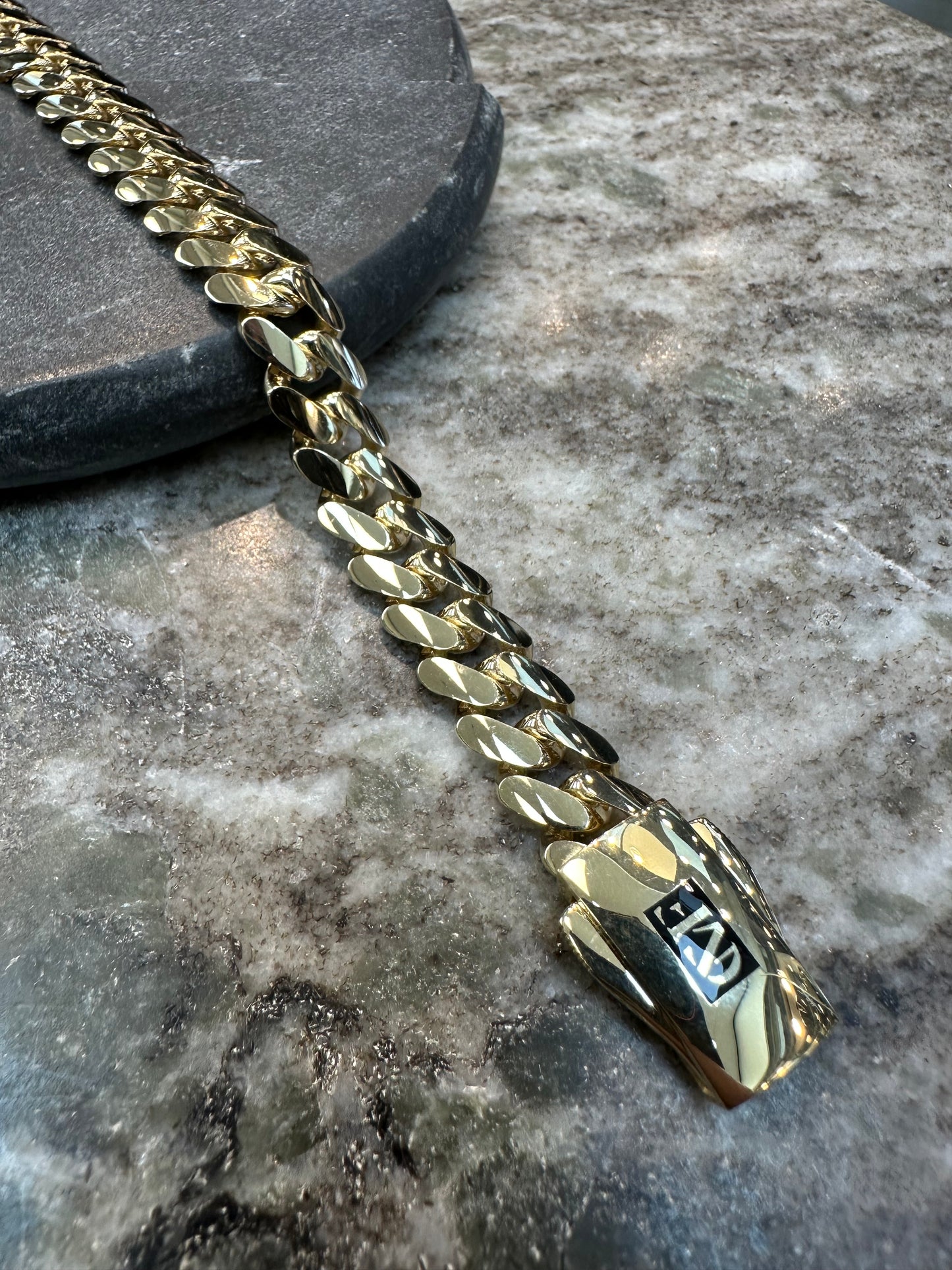 Prachtige 14K Gouden Cubaan Link Armband – 21 cm | 10,7 mm | Stoer & Luxe