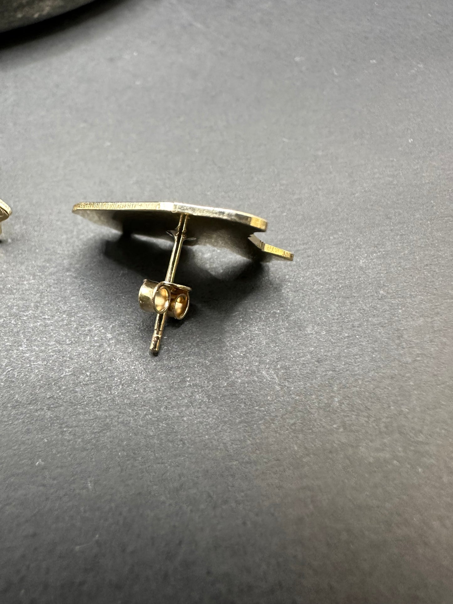 14K Gouden Woonwagen Knopjes Oorbellen – 21,13 mm