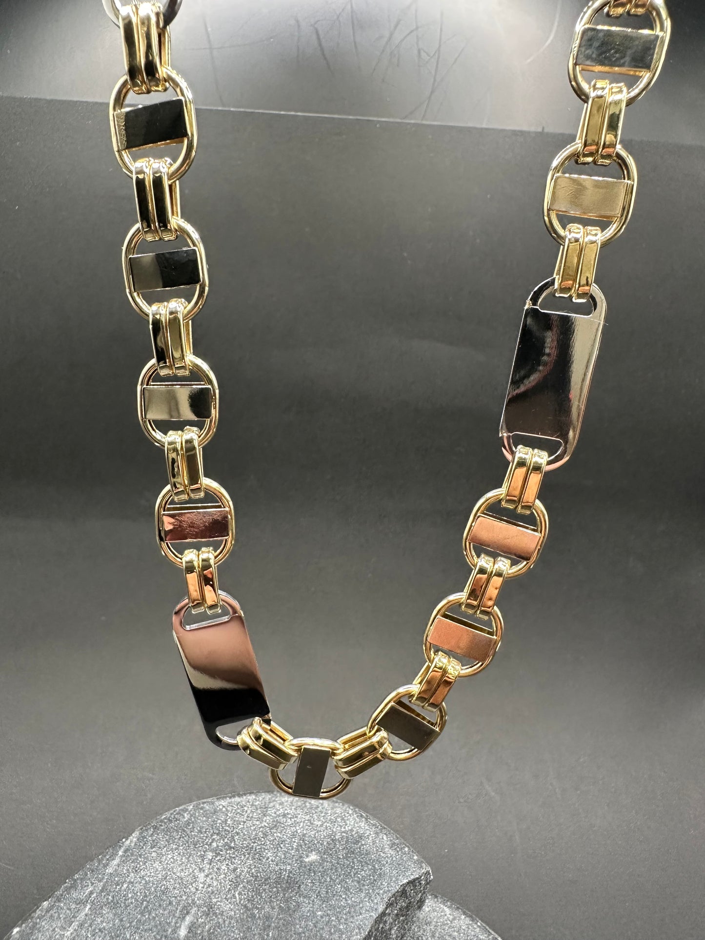 14K Gouden Phlat Magnum Ketting met Witgouden Tussenplaten – 68 cm