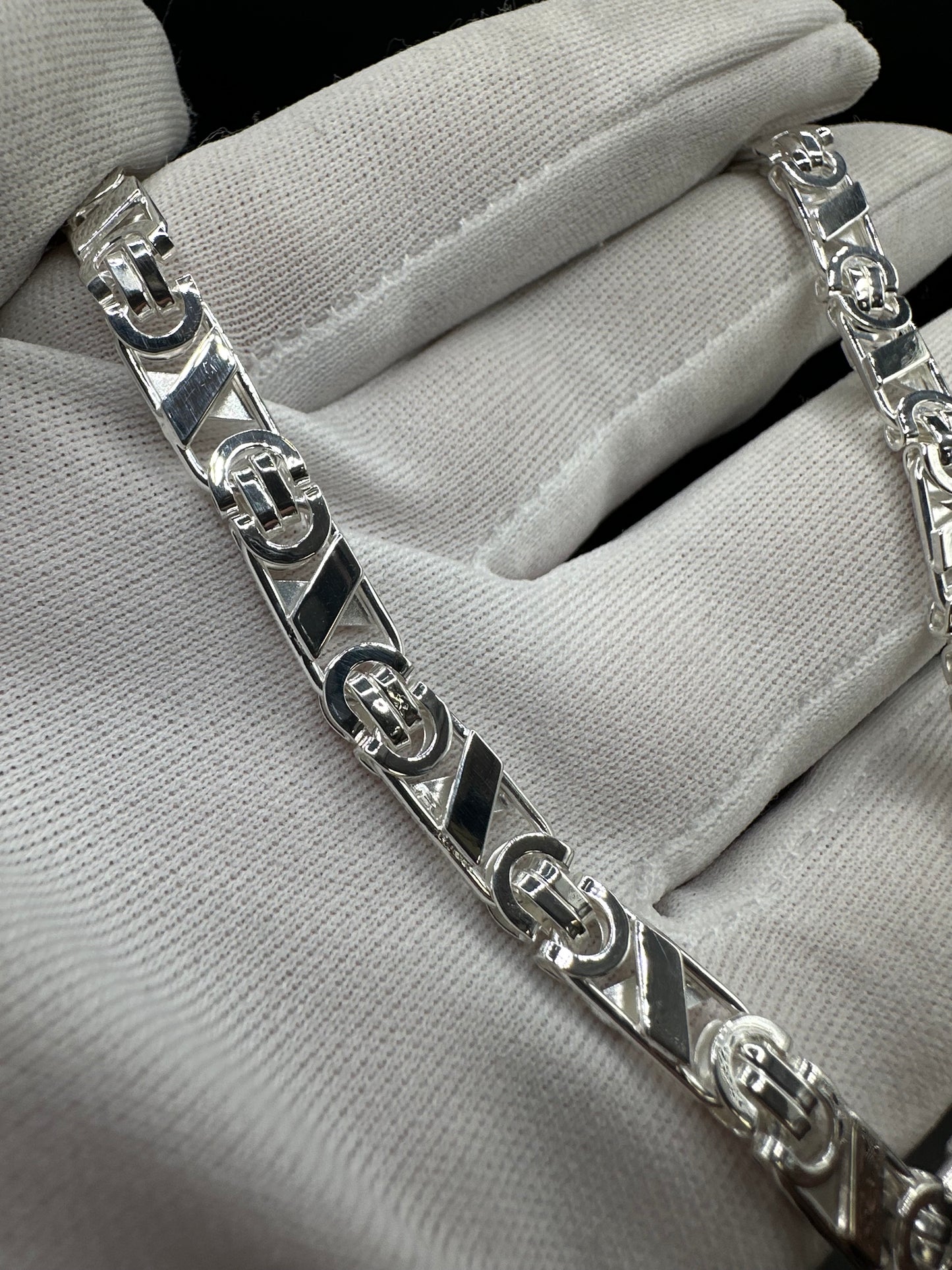 Prachtige 925 Zilveren Valentino Armband – 22 cm