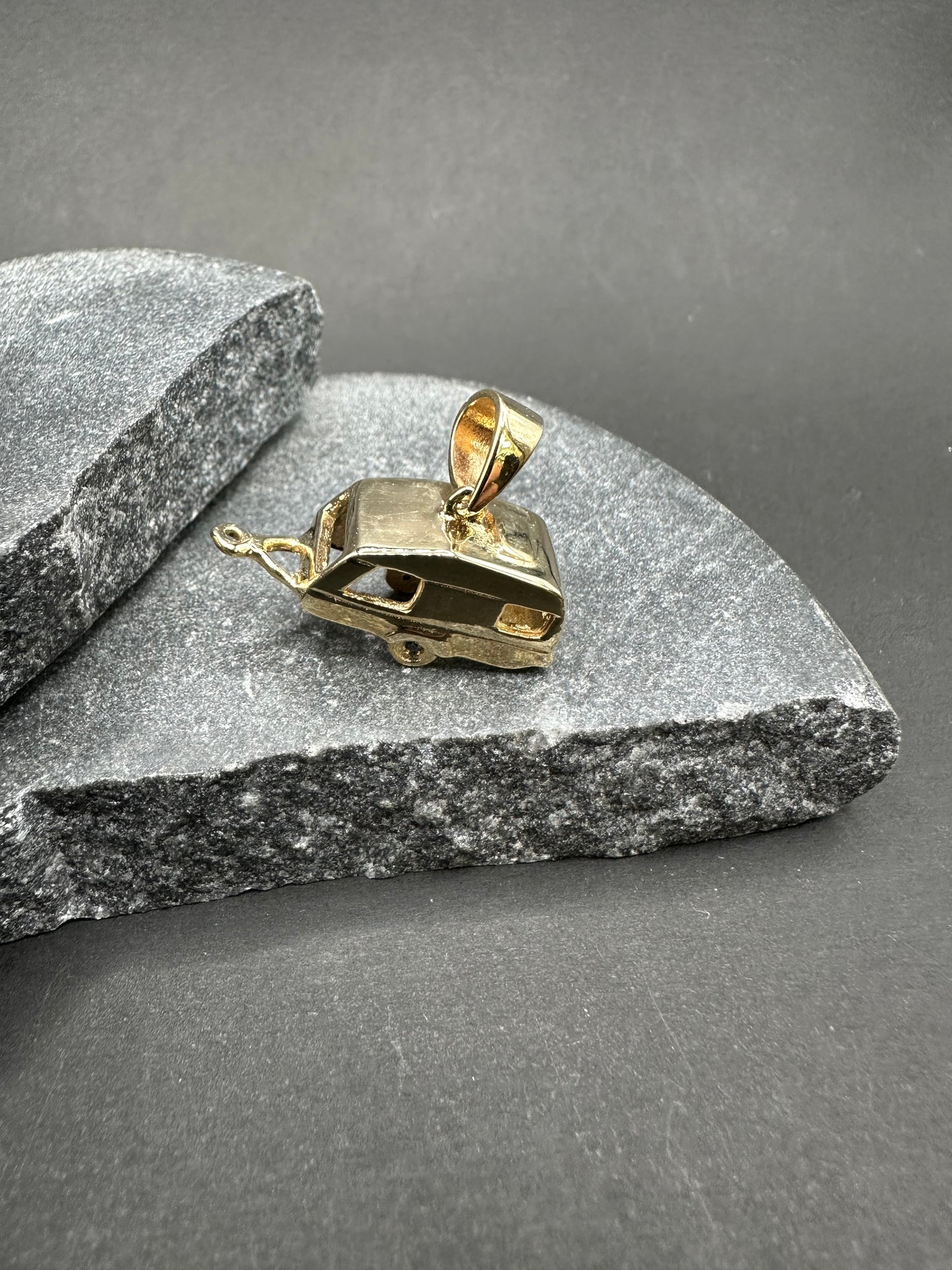 14K Gouden Caravan Hanger met Edelstenen