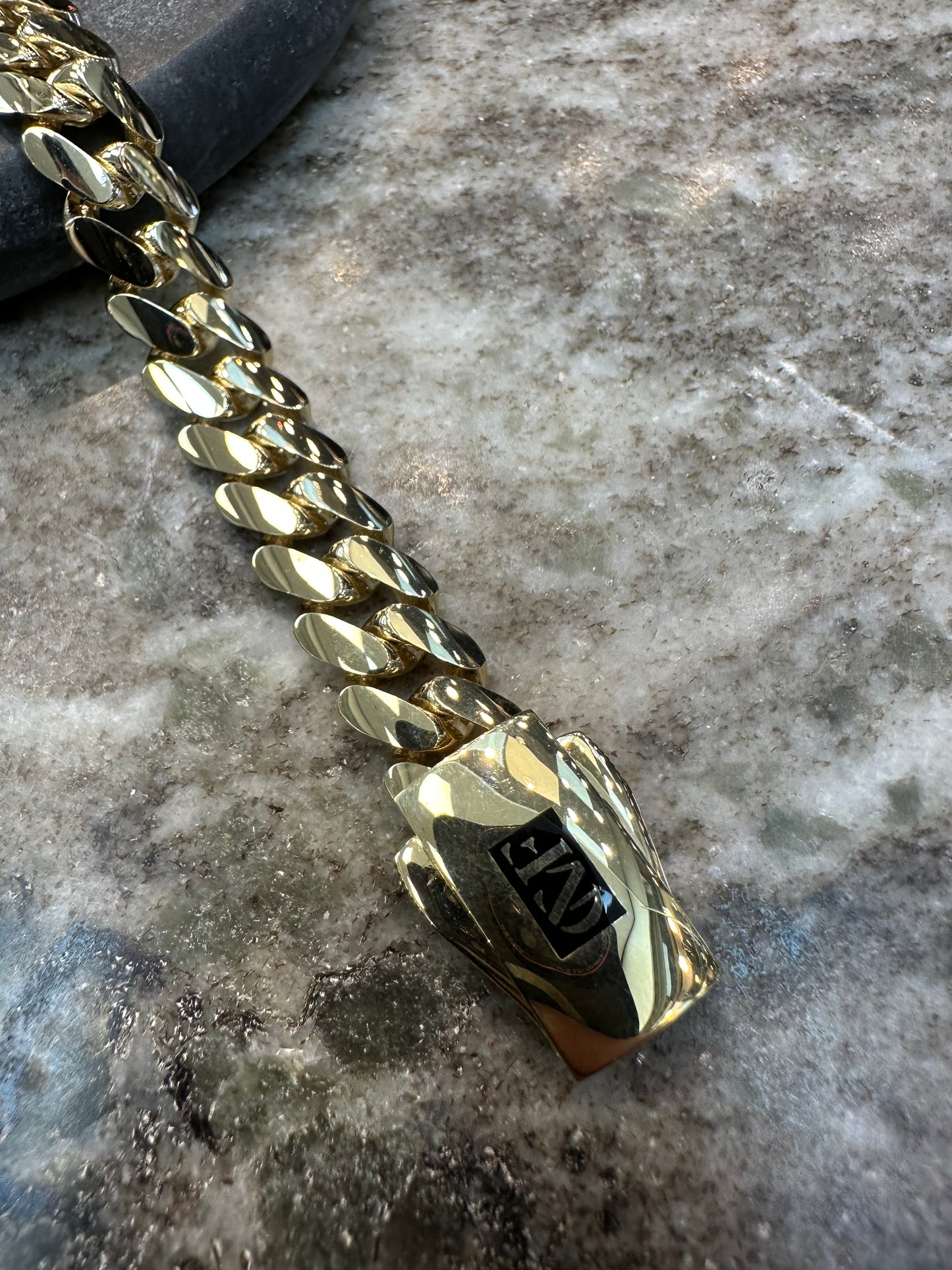 Prachtige 14K Gouden Cubaan Link Armband – 21 cm | 10,7 mm | Stoer & Luxe