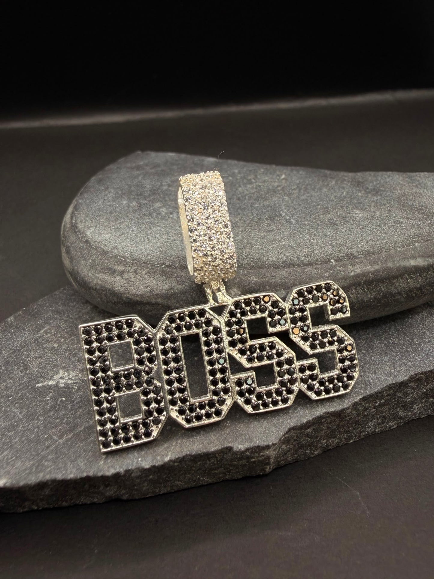 925 Zilveren BOSS Hanger met Zirkonia en Onyx – 39 mm