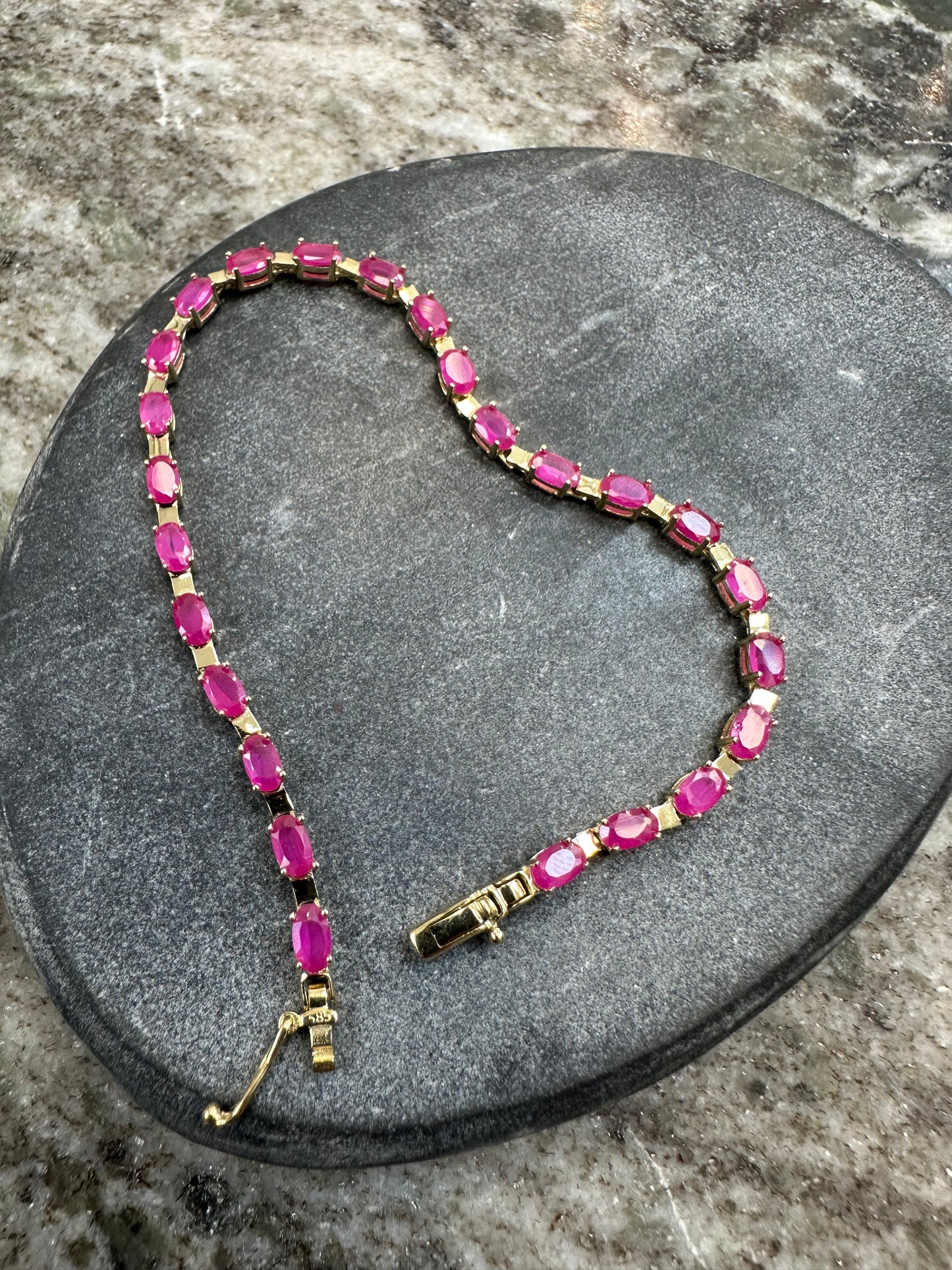 14K Gouden Armband met Robijnen – 19,5 cm