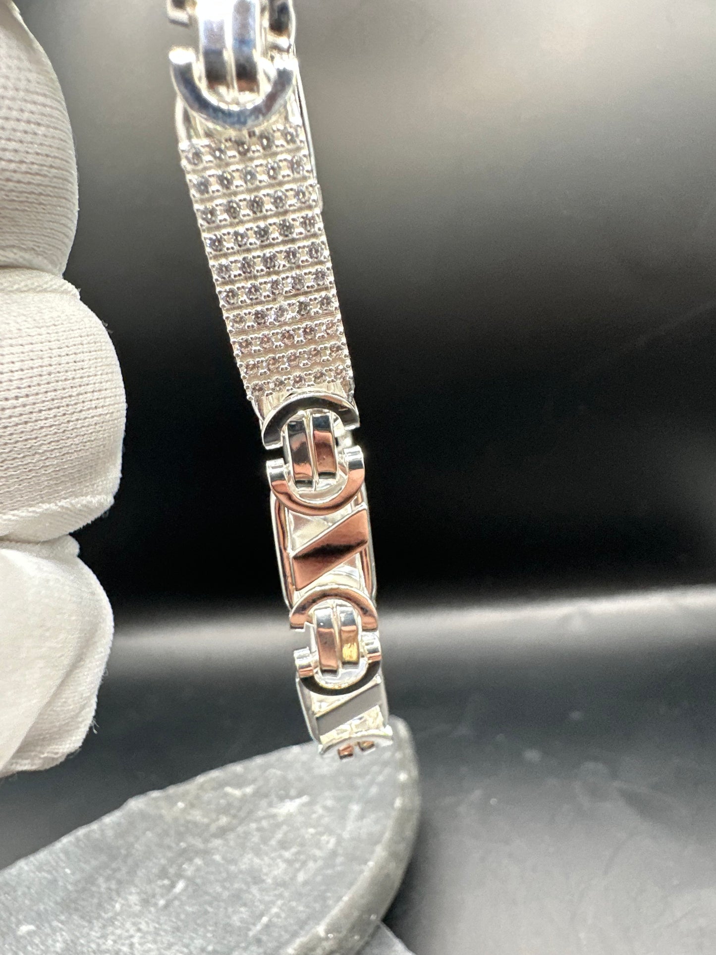 925 Zilveren Iced Valentino Armband – 21 cm