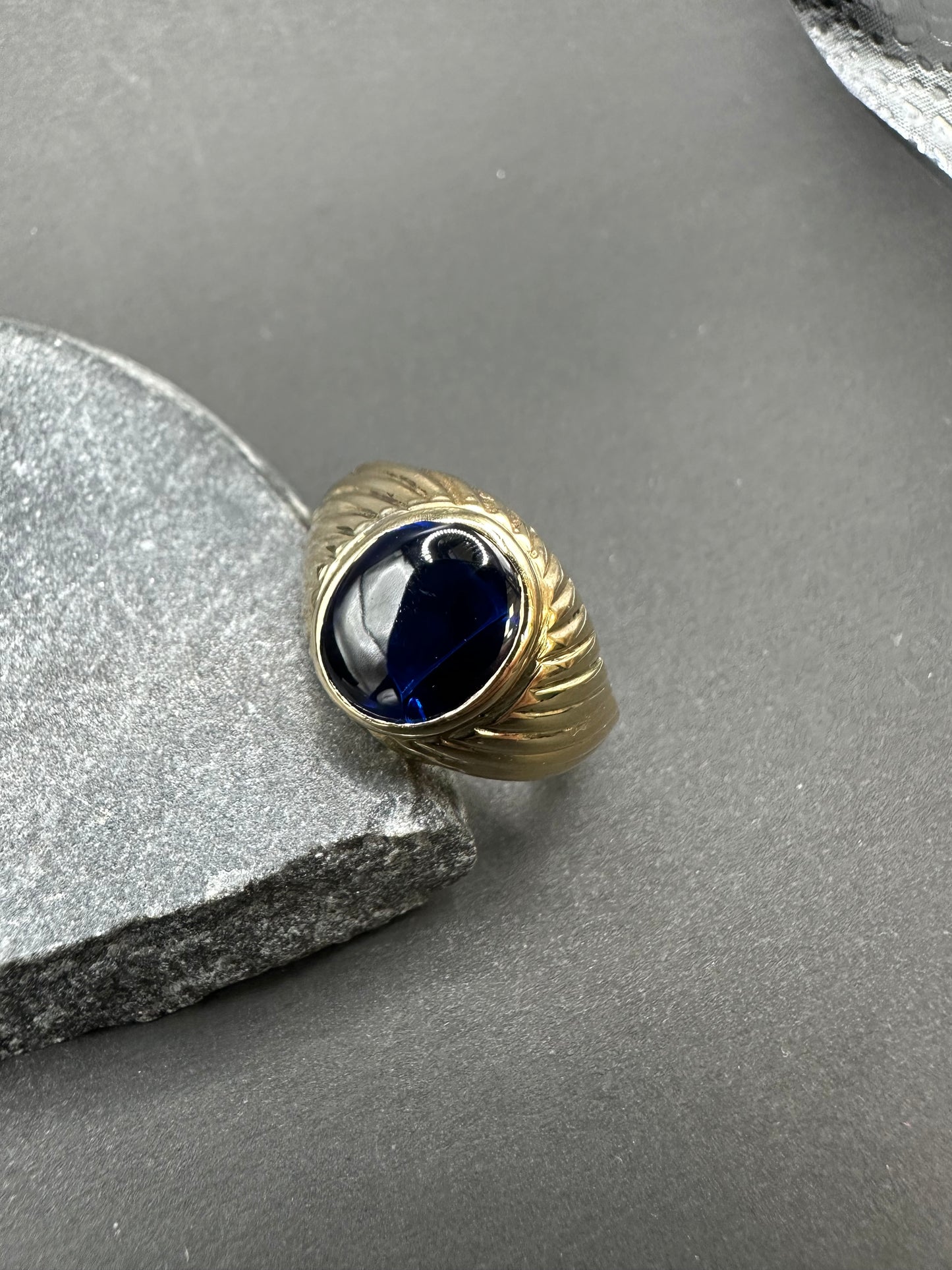 14K Gouden Ring met Blauwe Edelsteen – Maat 20,5