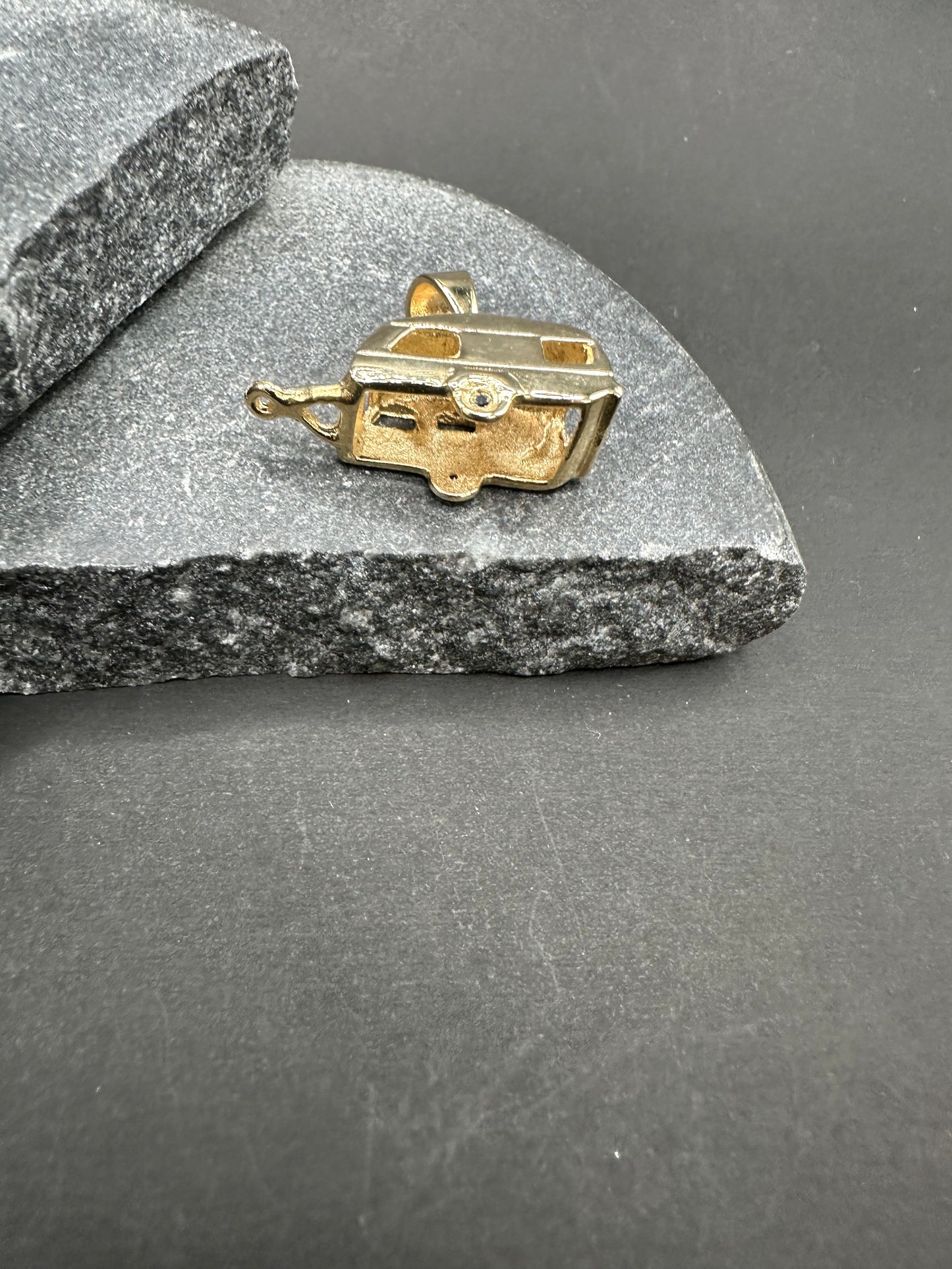 14K Gouden Caravan Hanger met Edelstenen