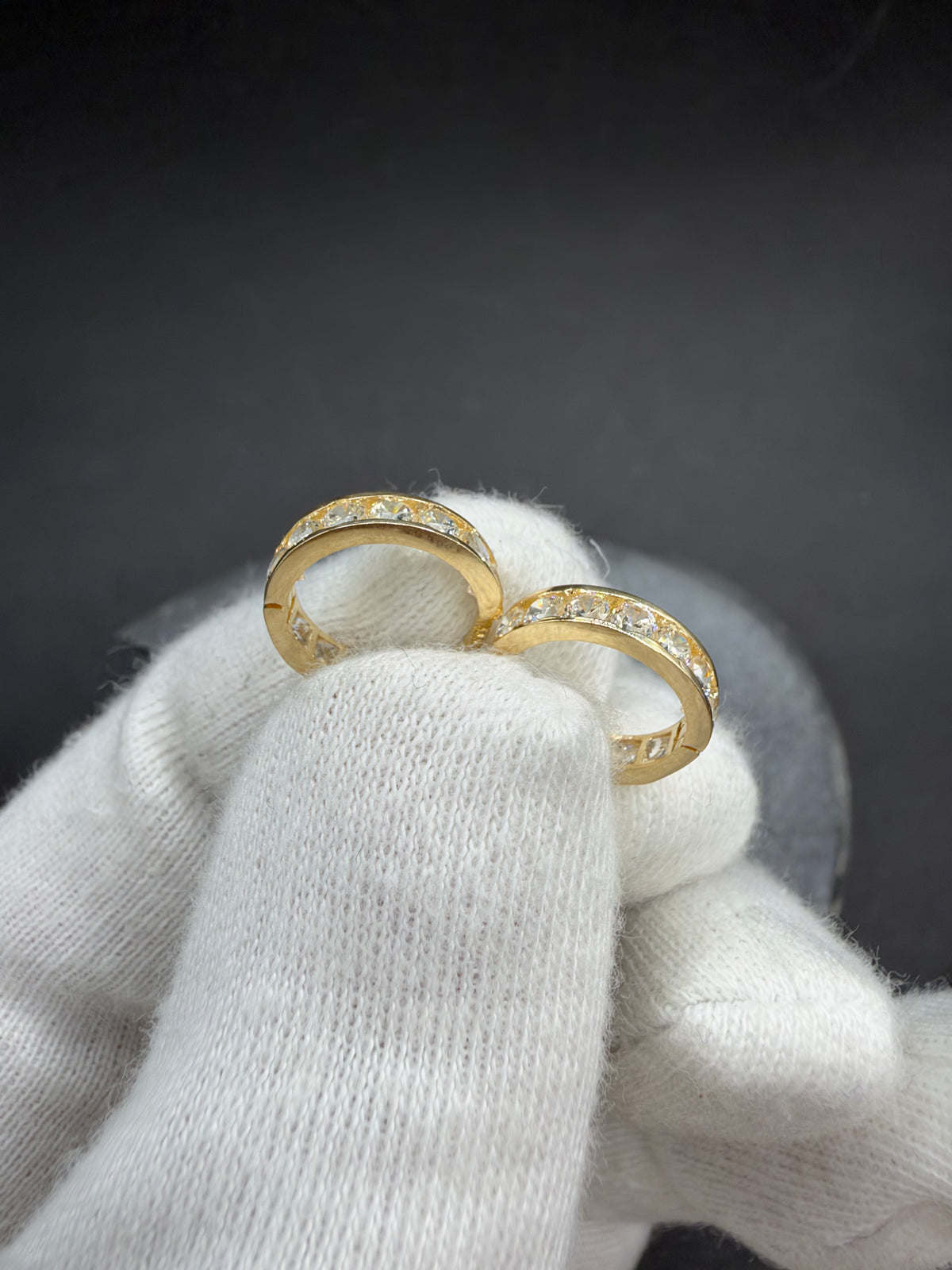 14K Gouden Oorbellen met Zirkonia en Edelsteen – Ø 12 mm – 2,6 mm Breed