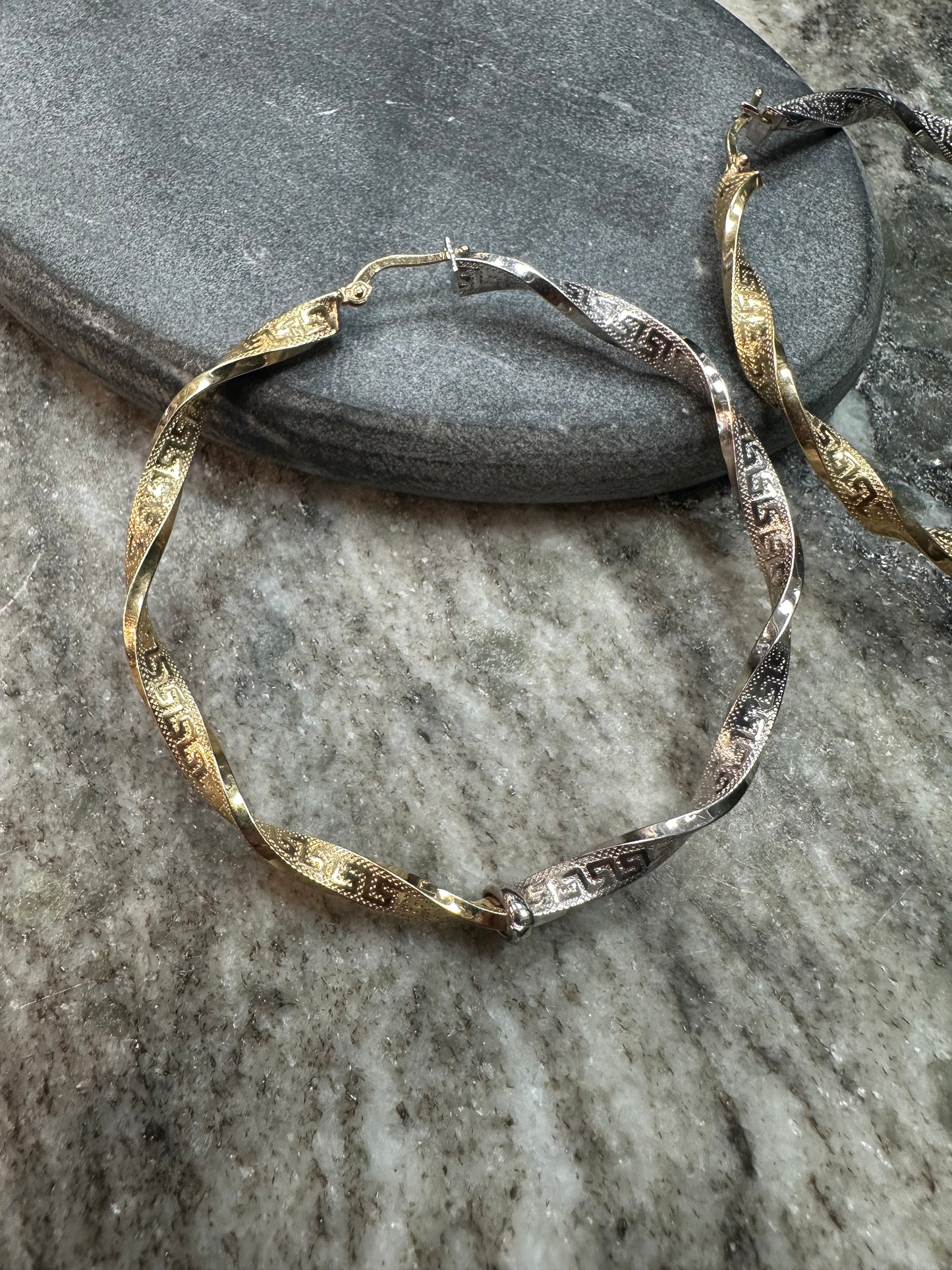 14K Gouden Bicolor Wokkels Oorbellen – 61 mm