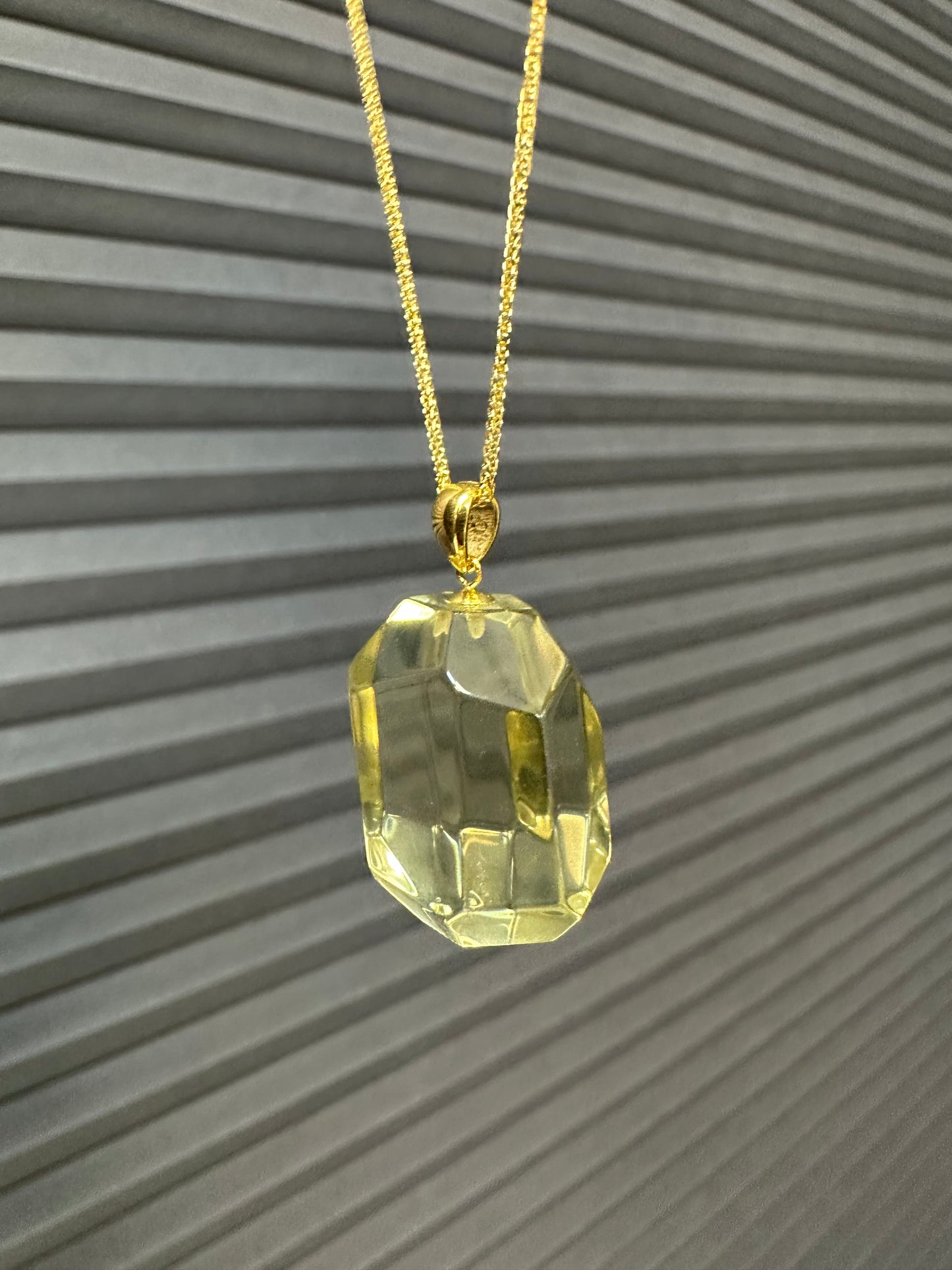 Prachtige 18K Gouden Ketting met Natuurlijke Quartz Steen – Inclusief Certificaten