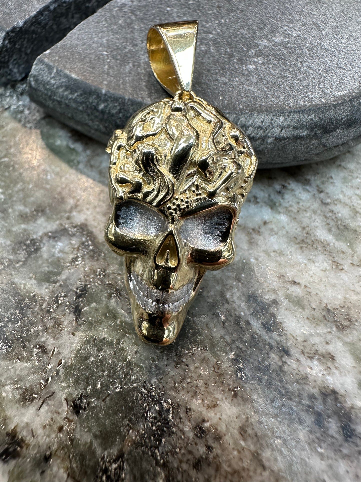 Prachtige 14K Gouden Skull Hanger – Bicolor | 18,8 mm breed | Stoer & Uniek